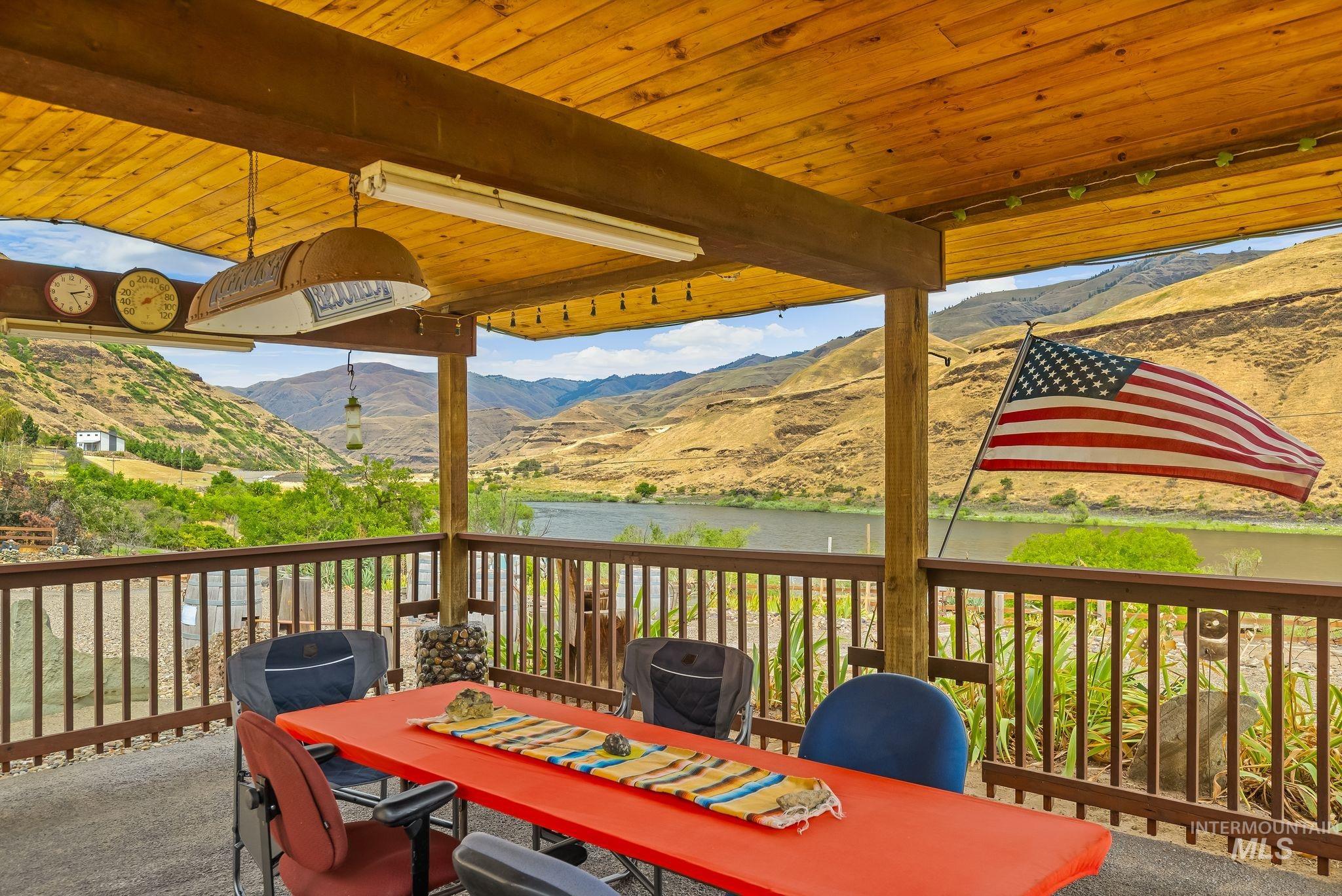 31018 Snake River Rd, Asotin, Washington 99402, 2 Bedrooms, 2 Bathrooms, Residential For Sale, Price $950,000, 98992602