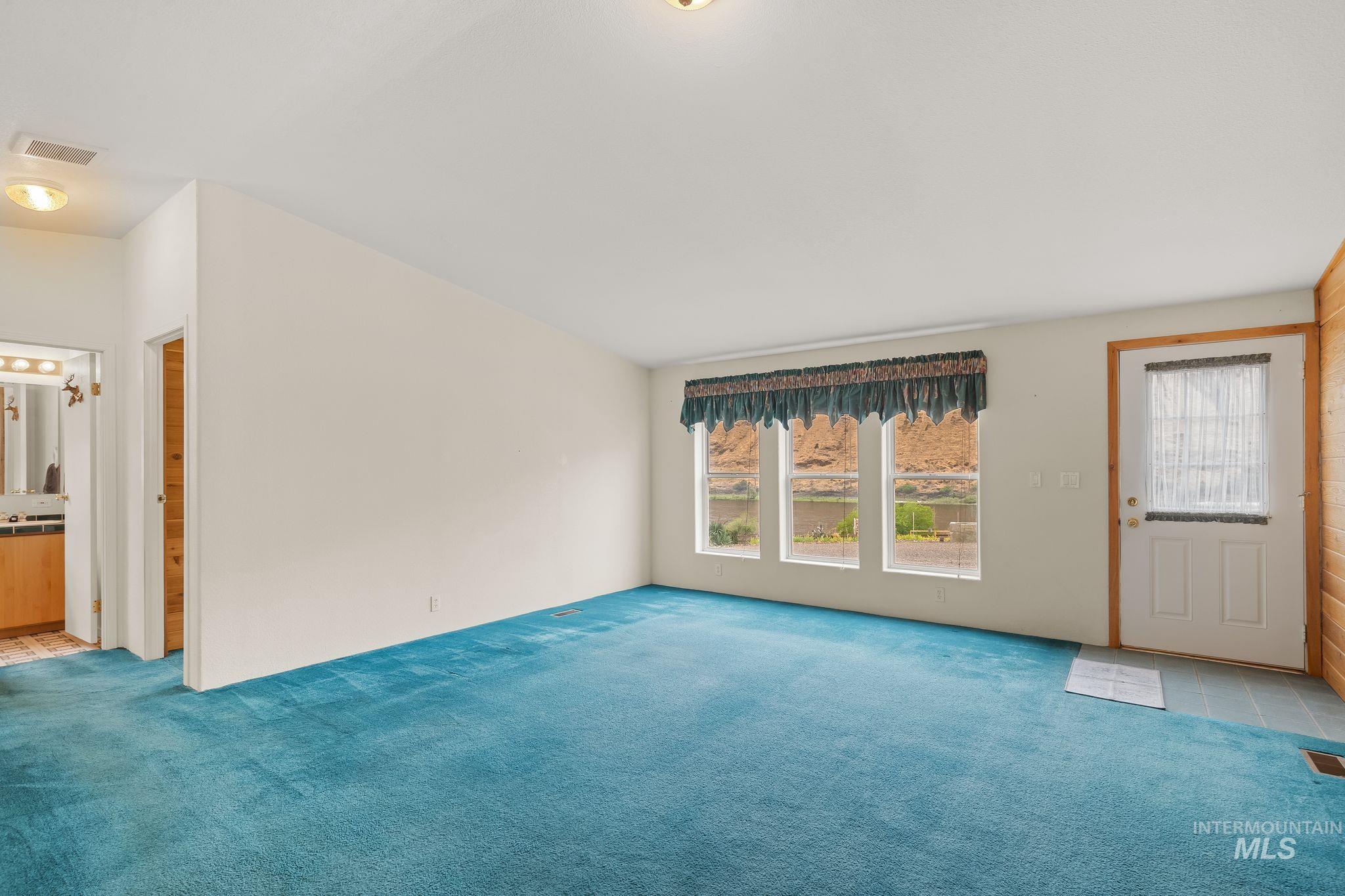 31018 Snake River Rd, Asotin, Washington 99402, 2 Bedrooms, 2 Bathrooms, Residential For Sale, Price $950,000, 98992602