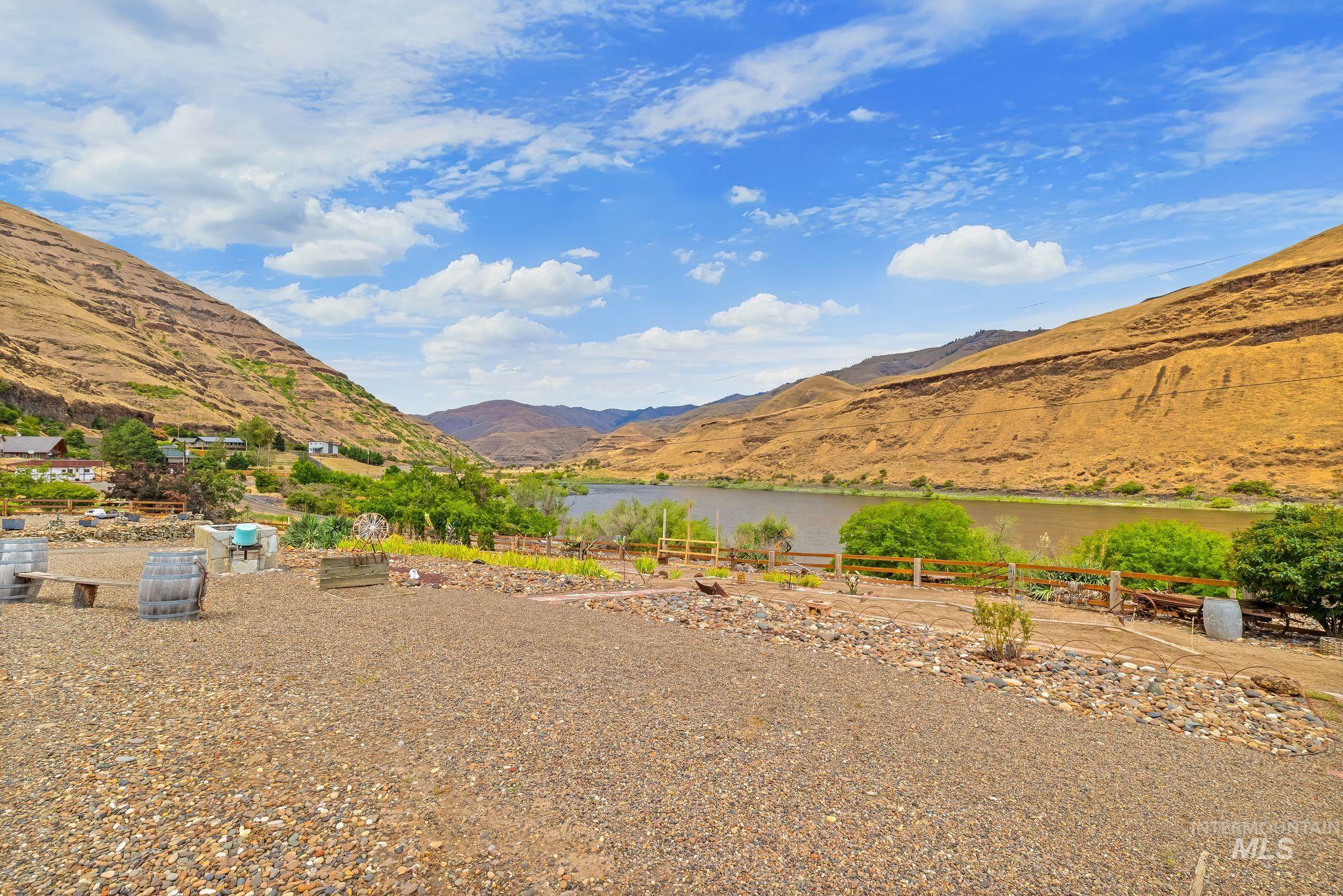 31018 Snake River Rd, Asotin, Washington 99402, 2 Bedrooms, 2 Bathrooms, Residential For Sale, Price $950,000, 98992602
