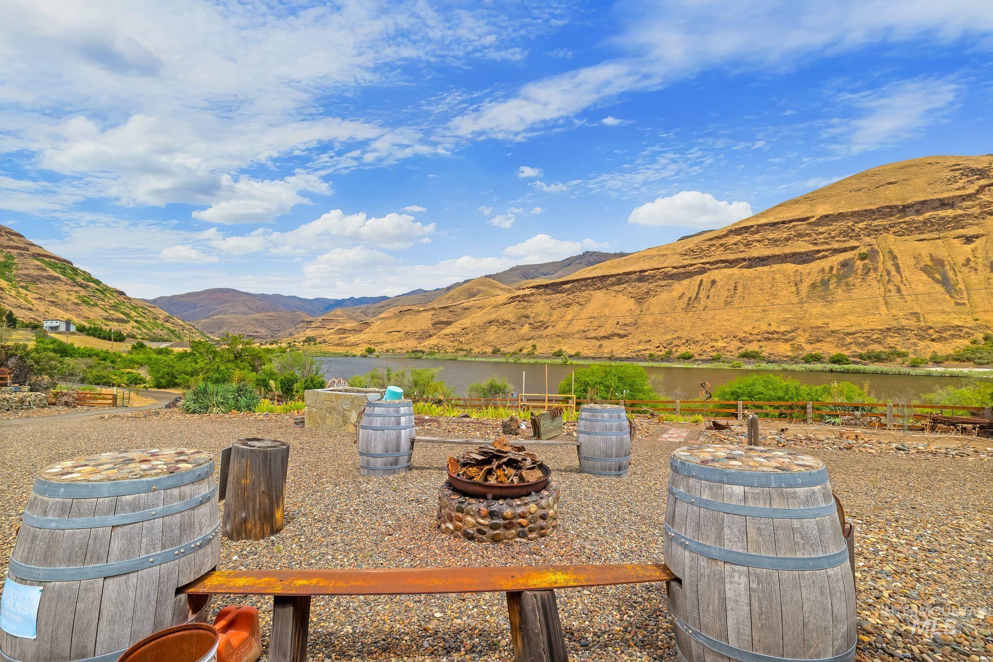 31018 Snake River Rd, Asotin, Washington 99402, 2 Bedrooms, 2 Bathrooms, Residential For Sale, Price $950,000, 98992602