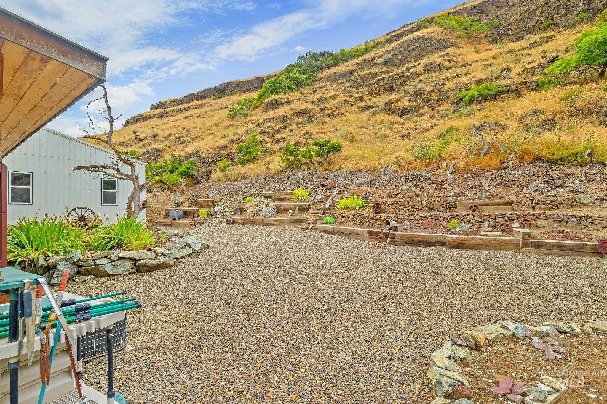 31018 Snake River Rd, Asotin, Washington 99402, 2 Bedrooms, 2 Bathrooms, Residential For Sale, Price $950,000, 98992602