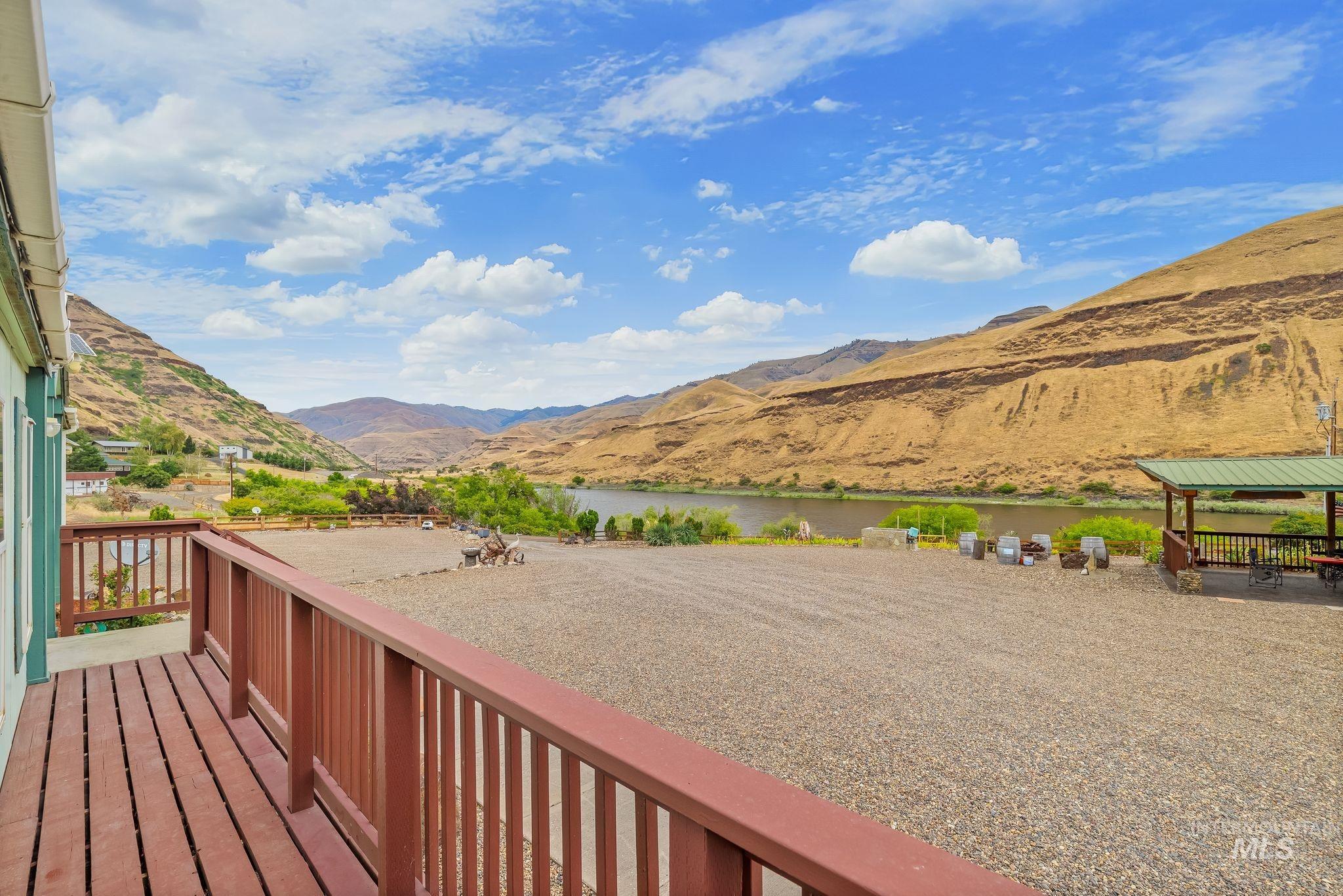 31018 Snake River Rd, Asotin, Washington 99402, 2 Bedrooms, 2 Bathrooms, Residential For Sale, Price $950,000, 98992602