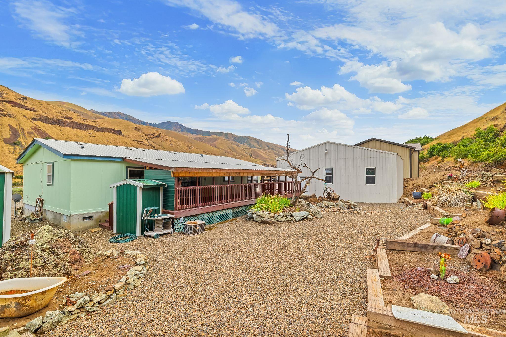 31018 Snake River Rd, Asotin, Washington 99402, 2 Bedrooms, 2 Bathrooms, Residential For Sale, Price $950,000, 98992602