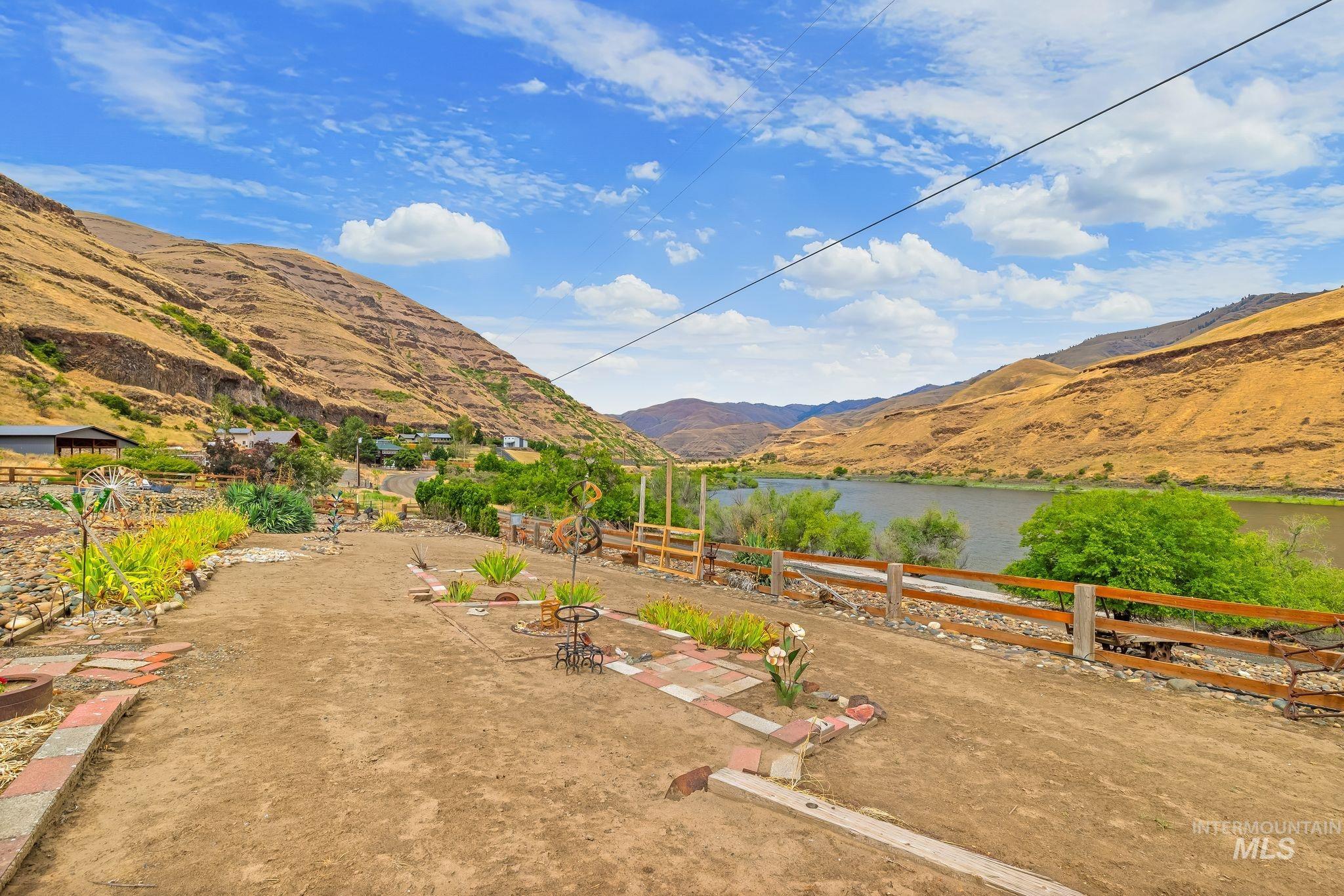 31018 Snake River Rd, Asotin, Washington 99402, 2 Bedrooms, 2 Bathrooms, Residential For Sale, Price $950,000, 98992602
