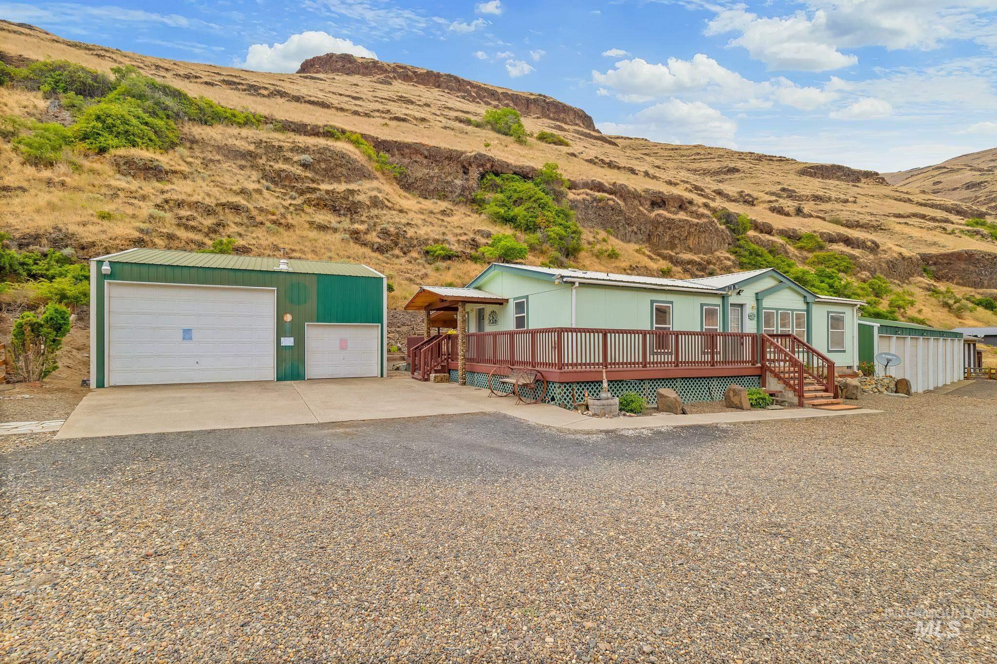 31018 Snake River Rd, Asotin, Washington 99402, 2 Bedrooms, 2 Bathrooms, Residential For Sale, Price $950,000, 98992602