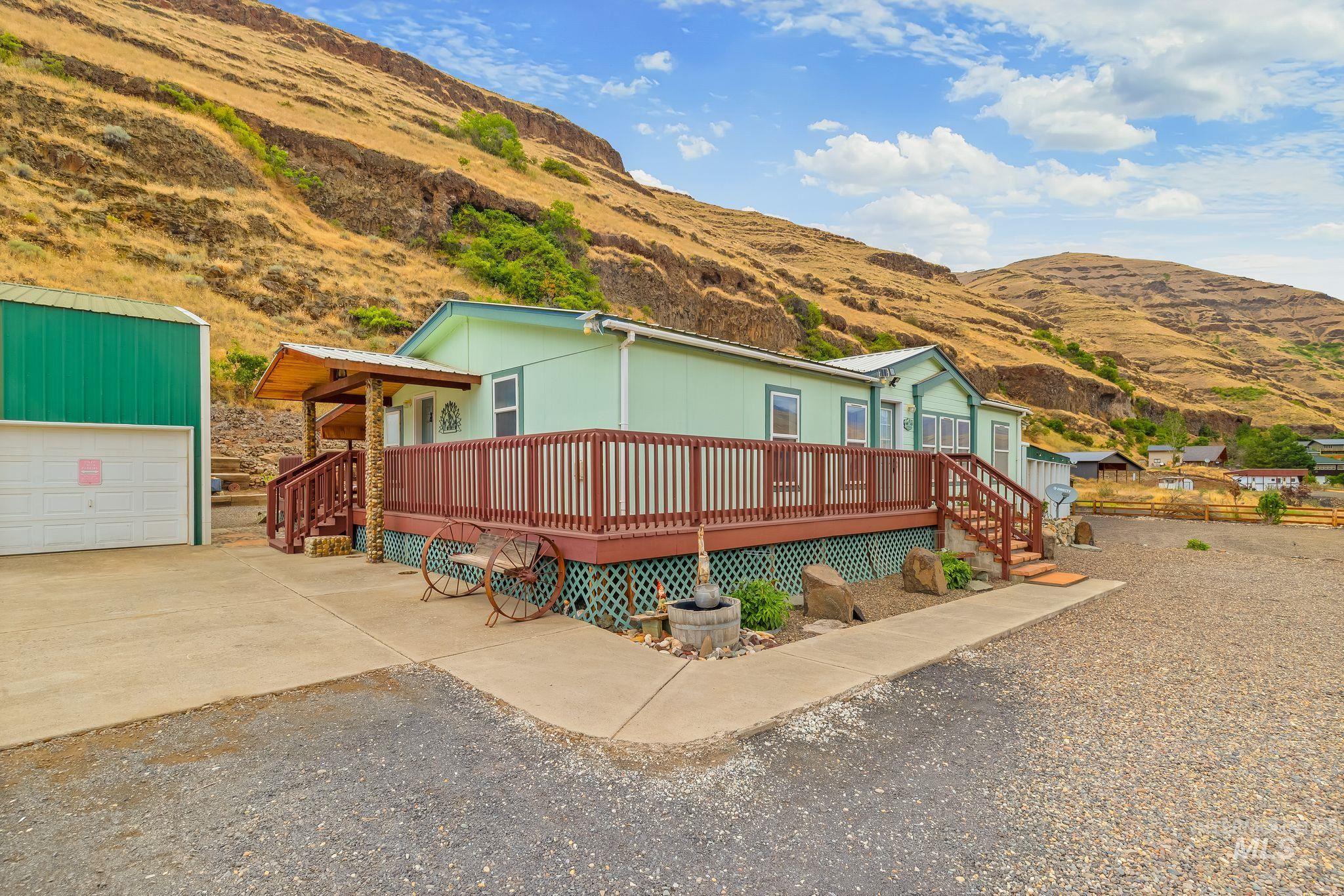 31018 Snake River Rd, Asotin, Washington 99402, 2 Bedrooms, 2 Bathrooms, Residential For Sale, Price $950,000, 98992602