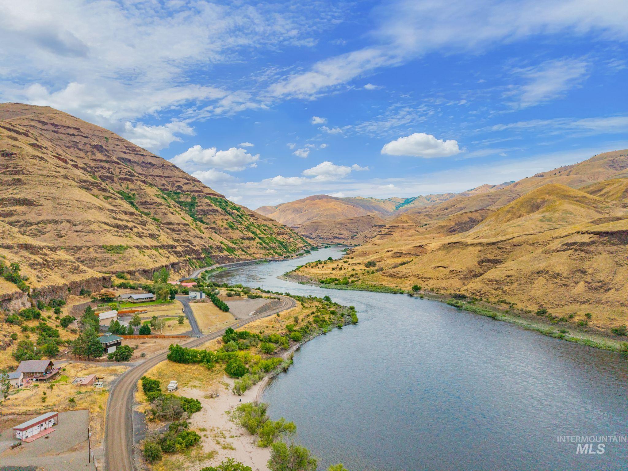 31018 Snake River Rd, Asotin, Washington 99402, 2 Bedrooms, 2 Bathrooms, Residential For Sale, Price $950,000, 98992602