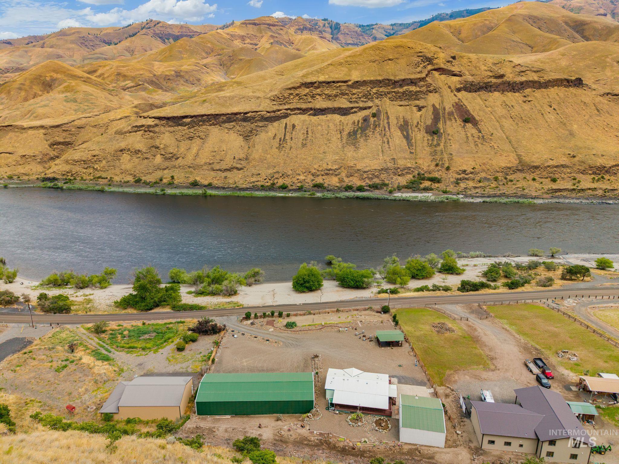 31018 Snake River Rd, Asotin, Washington 99402, 2 Bedrooms, 2 Bathrooms, Residential For Sale, Price $950,000, 98992602