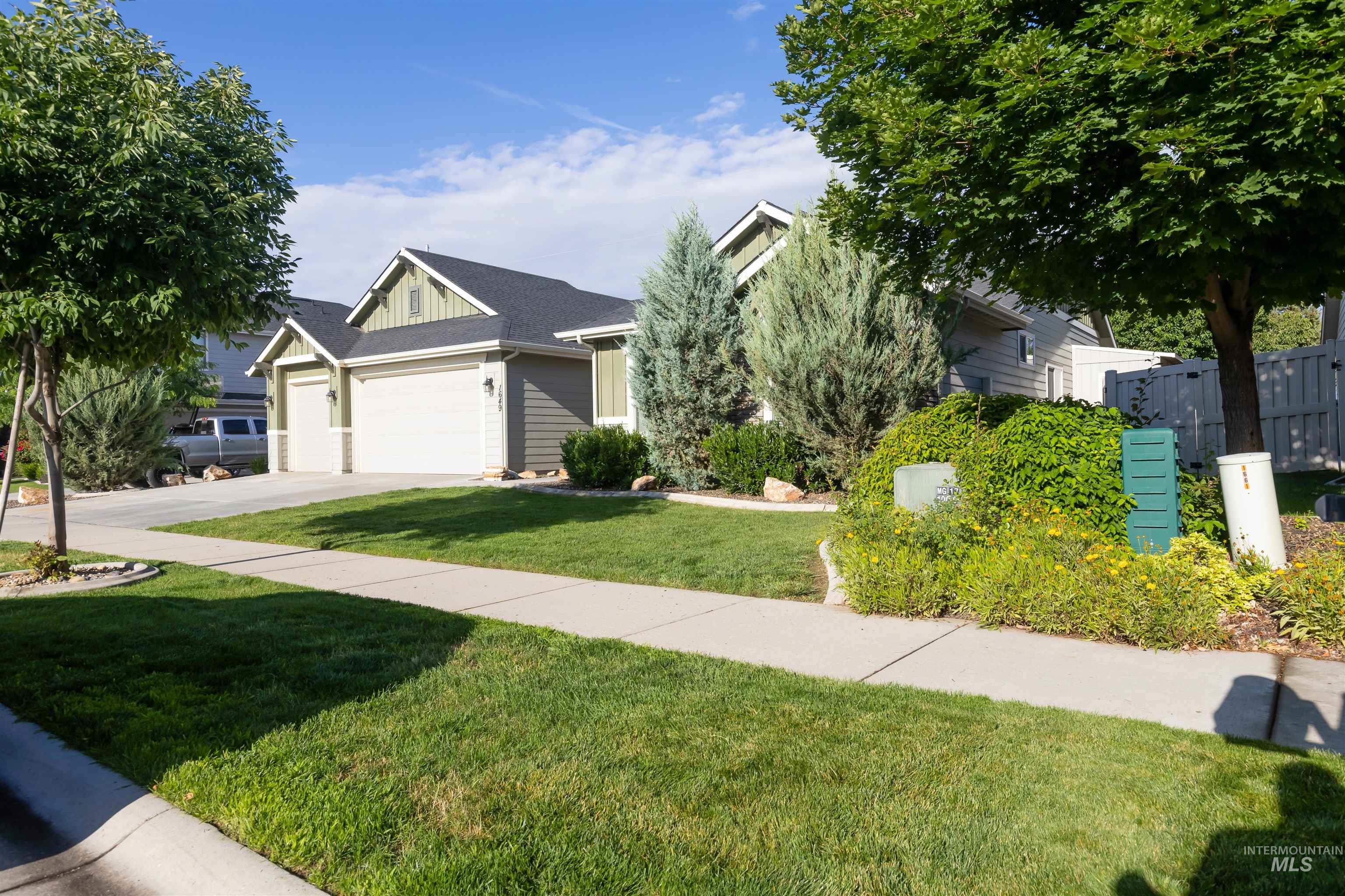1649 Mustang Mesa Place, Middleton, Idaho 83644-4745, 3 Bedrooms, 2 Bathrooms, Residential For Sale, Price $529,000,MLS 98992605
