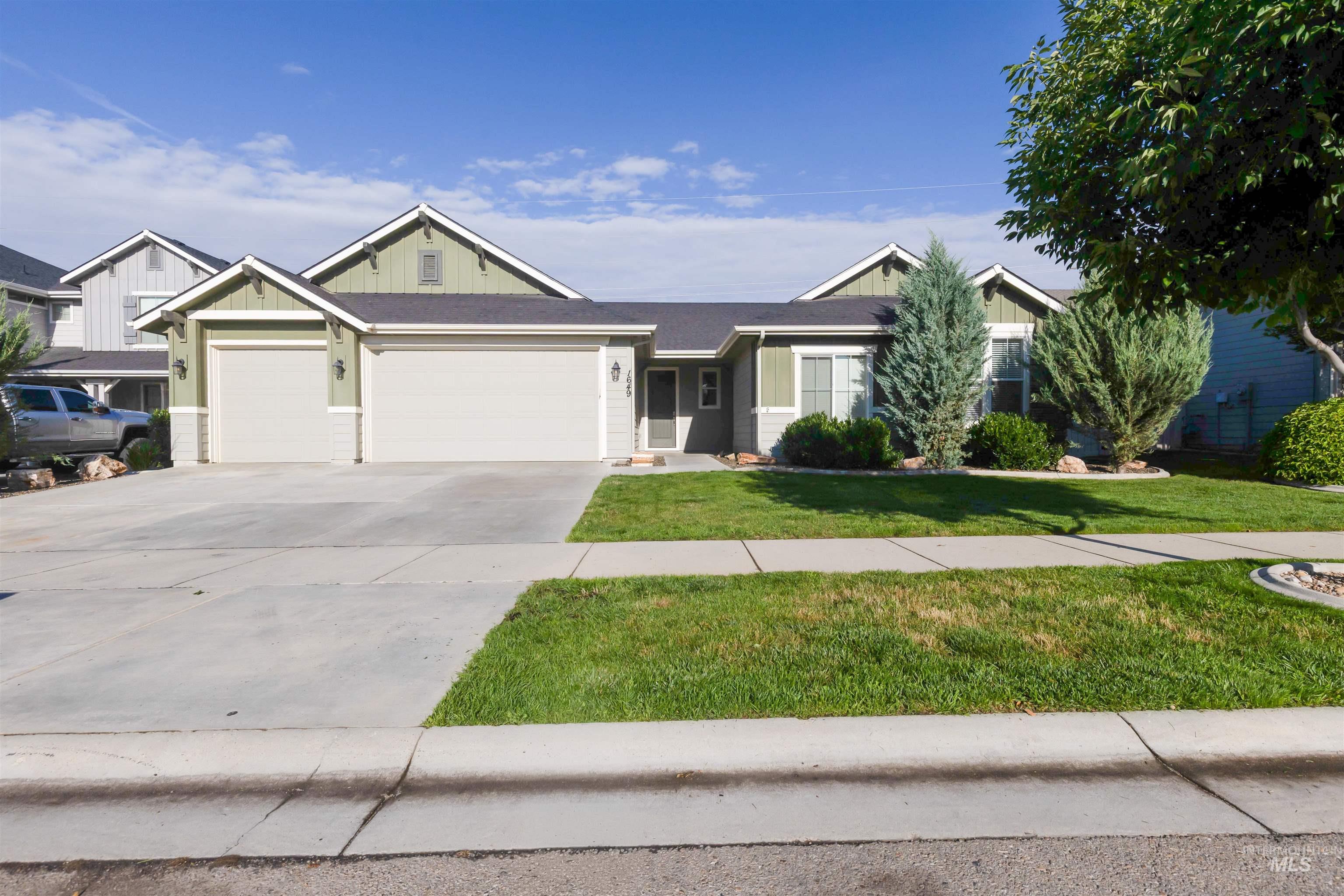 1649 Mustang Mesa Place, Middleton, Idaho 83644-4745, 3 Bedrooms, 2 Bathrooms, Residential For Sale, Price $529,000,MLS 98992605