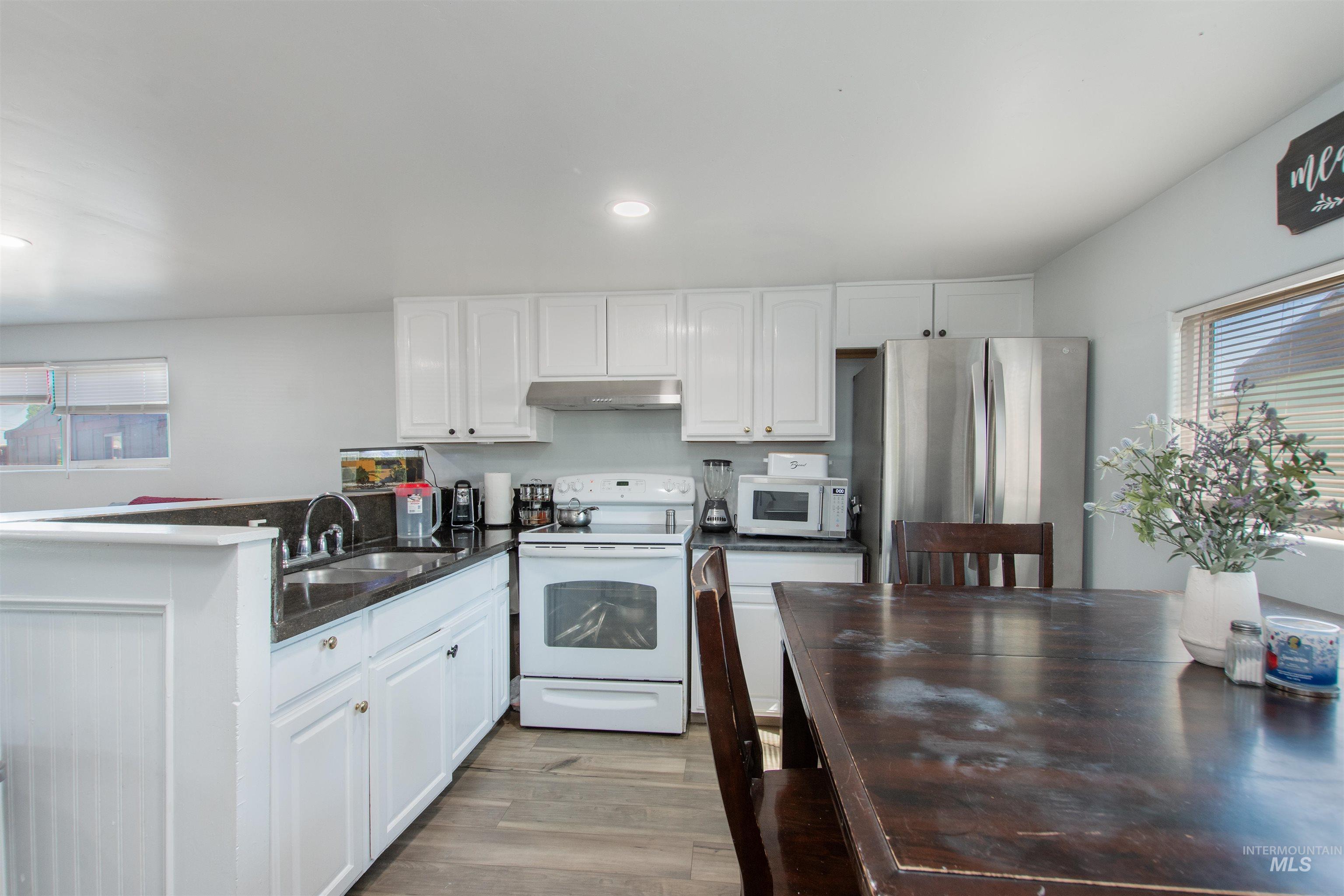 11191 W Lodge Pole Drive, Nampa, Idaho 83651, 2 Bedrooms, 1 Bathroom, Residential For Sale, Price $75,000, 98992606