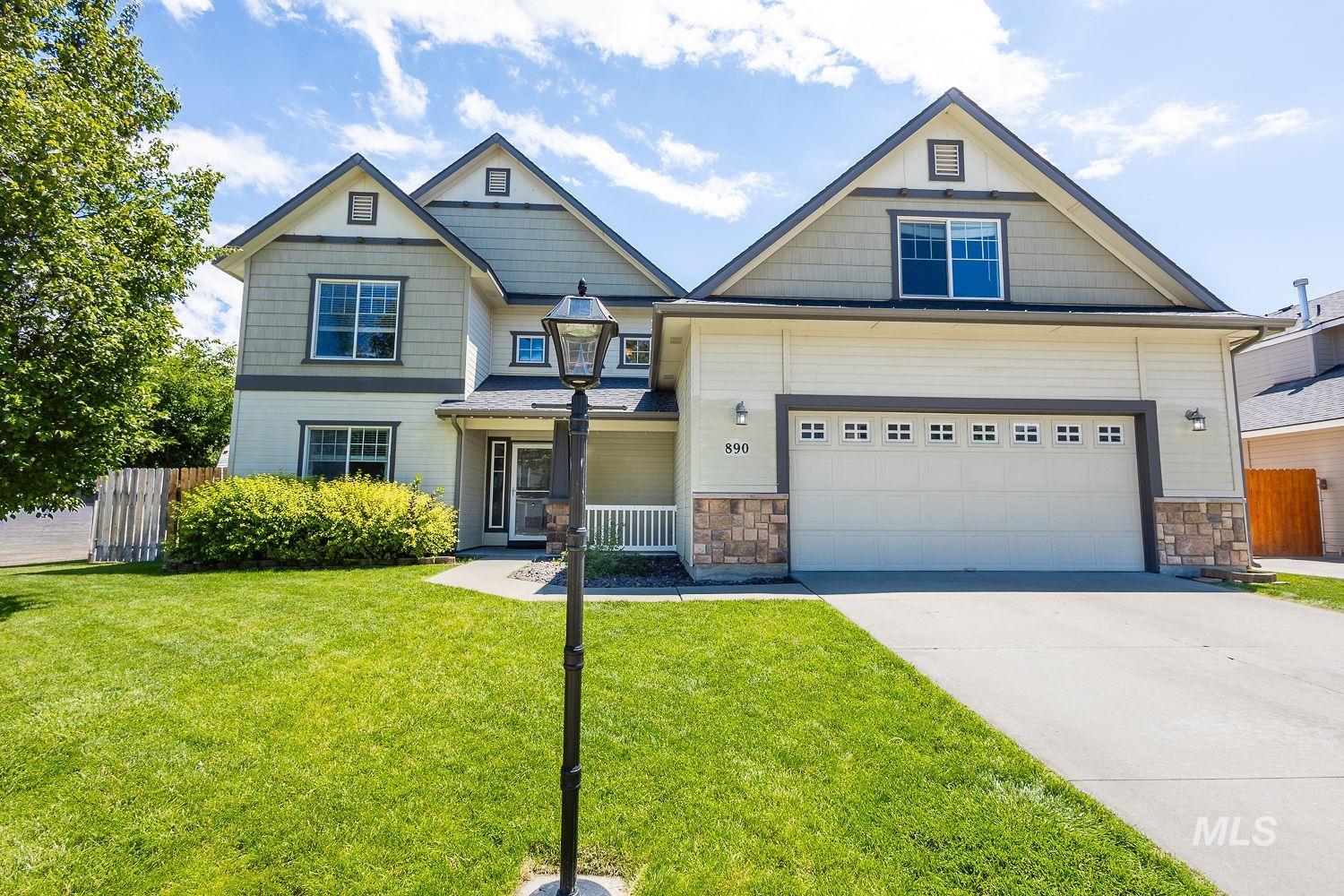 890 N Oxwich Ave, Meridian, Idaho 83642, 5 Bedrooms, 2.5 Bathrooms, Residential For Sale, Price $525,000,MLS 98992609