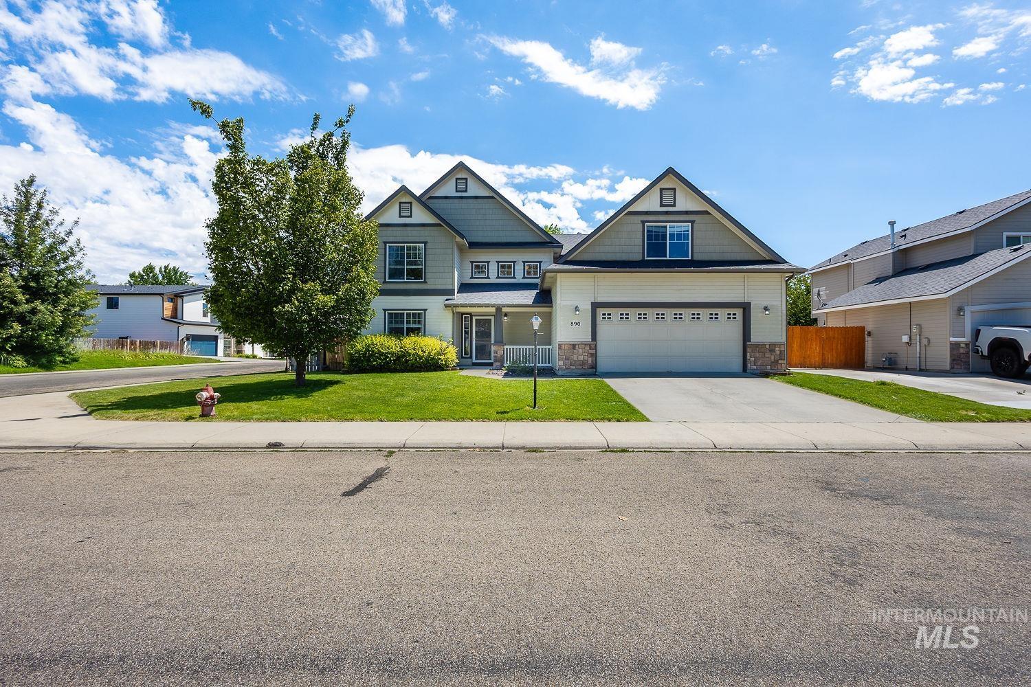 890 N Oxwich Ave, Meridian, Idaho 83642, 5 Bedrooms, 2.5 Bathrooms, Residential For Sale, Price $525,000,MLS 98992609