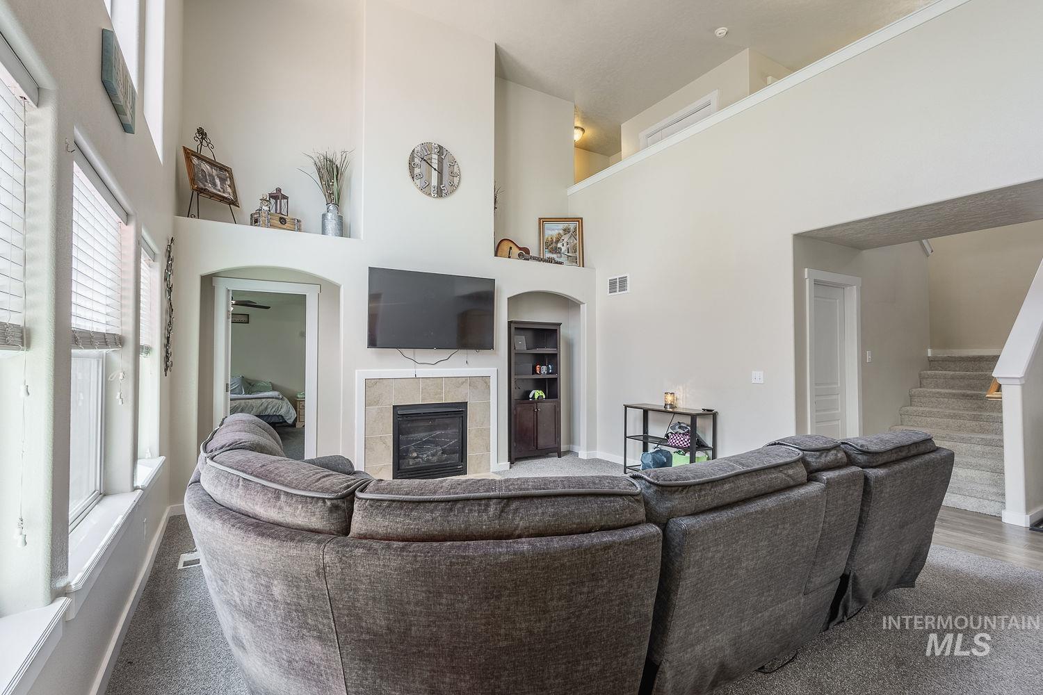 890 N Oxwich Ave, Meridian, Idaho 83642, 5 Bedrooms, 2.5 Bathrooms, Residential For Sale, Price $525,000,MLS 98992609