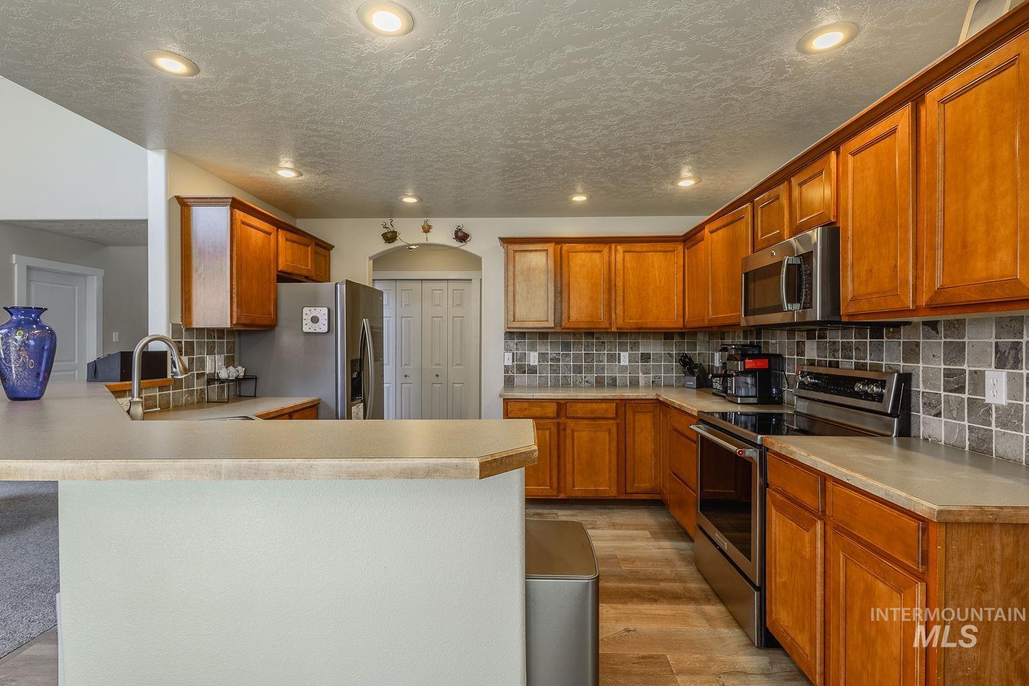 890 N Oxwich Ave, Meridian, Idaho 83642, 5 Bedrooms, 2.5 Bathrooms, Residential For Sale, Price $525,000,MLS 98992609