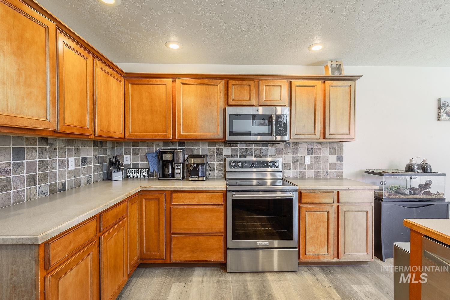 890 N Oxwich Ave, Meridian, Idaho 83642, 5 Bedrooms, 2.5 Bathrooms, Residential For Sale, Price $525,000,MLS 98992609