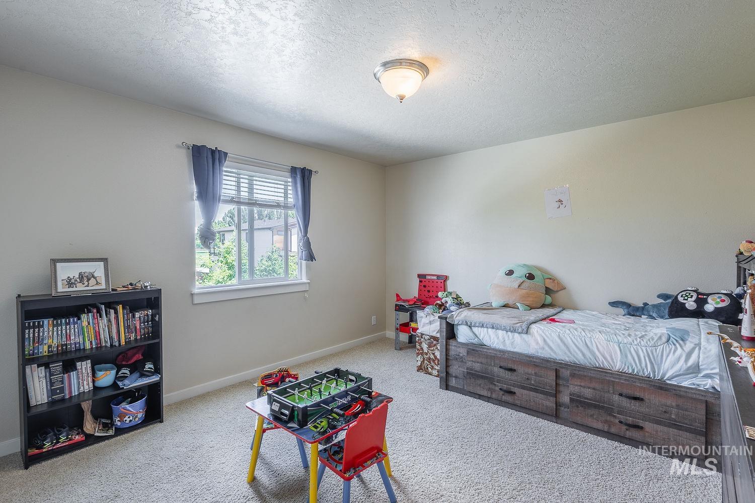 890 N Oxwich Ave, Meridian, Idaho 83642, 5 Bedrooms, 2.5 Bathrooms, Residential For Sale, Price $525,000,MLS 98992609