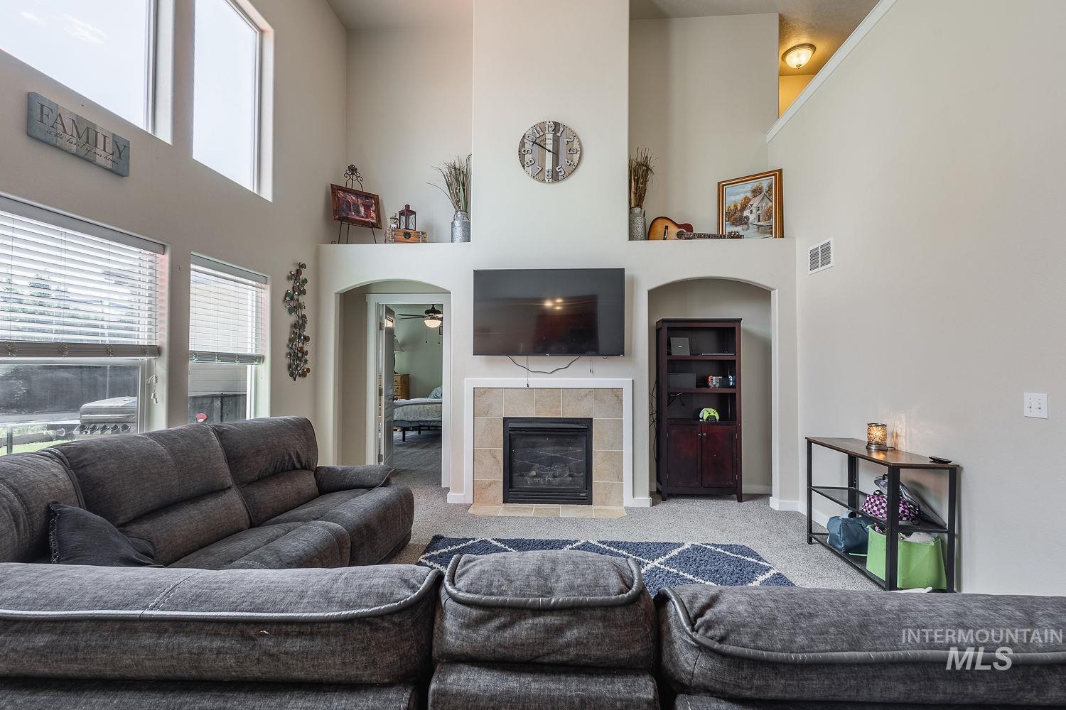 890 N Oxwich Ave, Meridian, Idaho 83642, 5 Bedrooms, 2.5 Bathrooms, Residential For Sale, Price $525,000,MLS 98992609