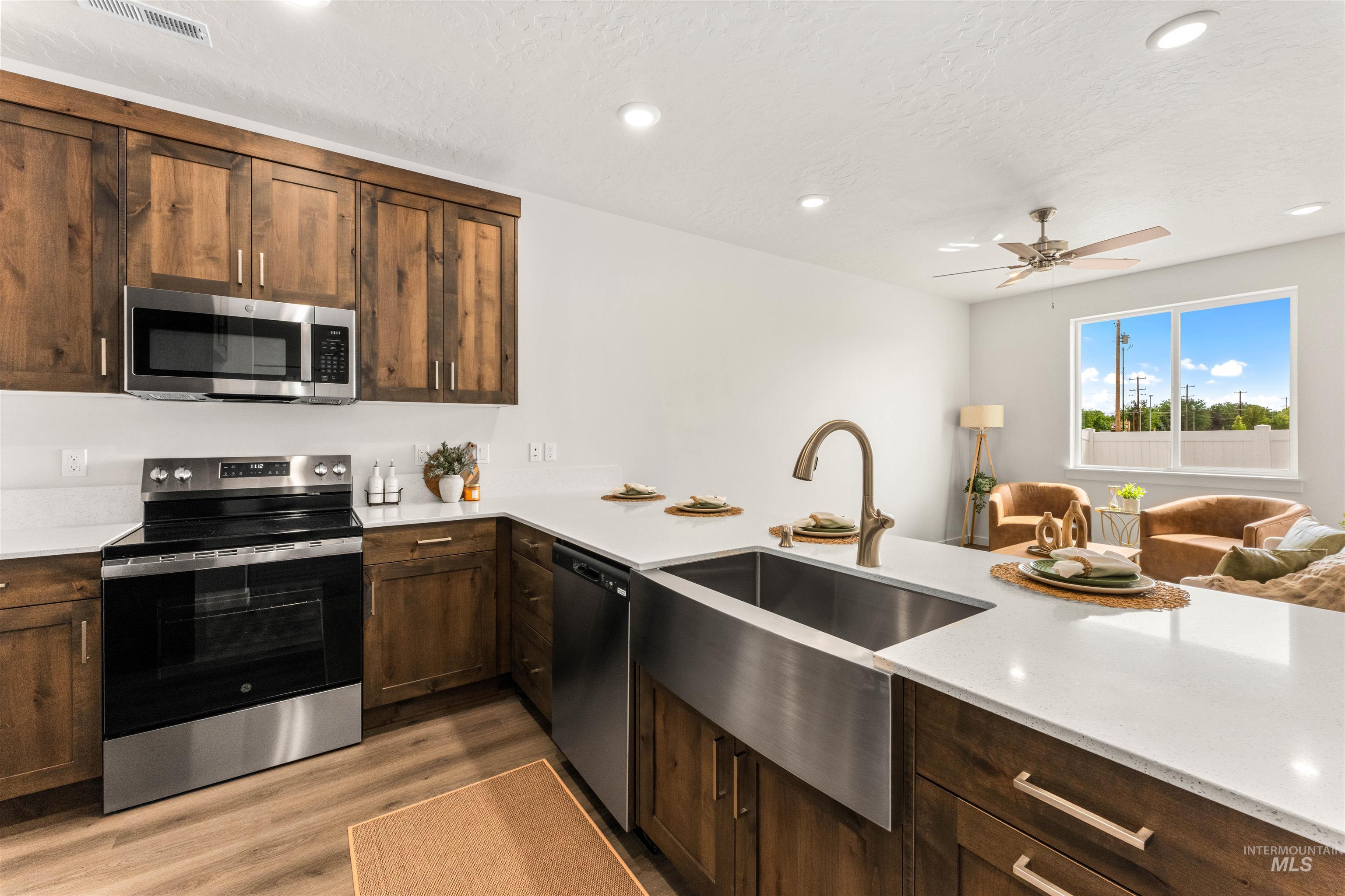 2330 S Bayne Lane, Nampa, Idaho 83686, 2 Bedrooms, 2 Bathrooms, Residential For Sale, Price $342,900,MLS 98992611