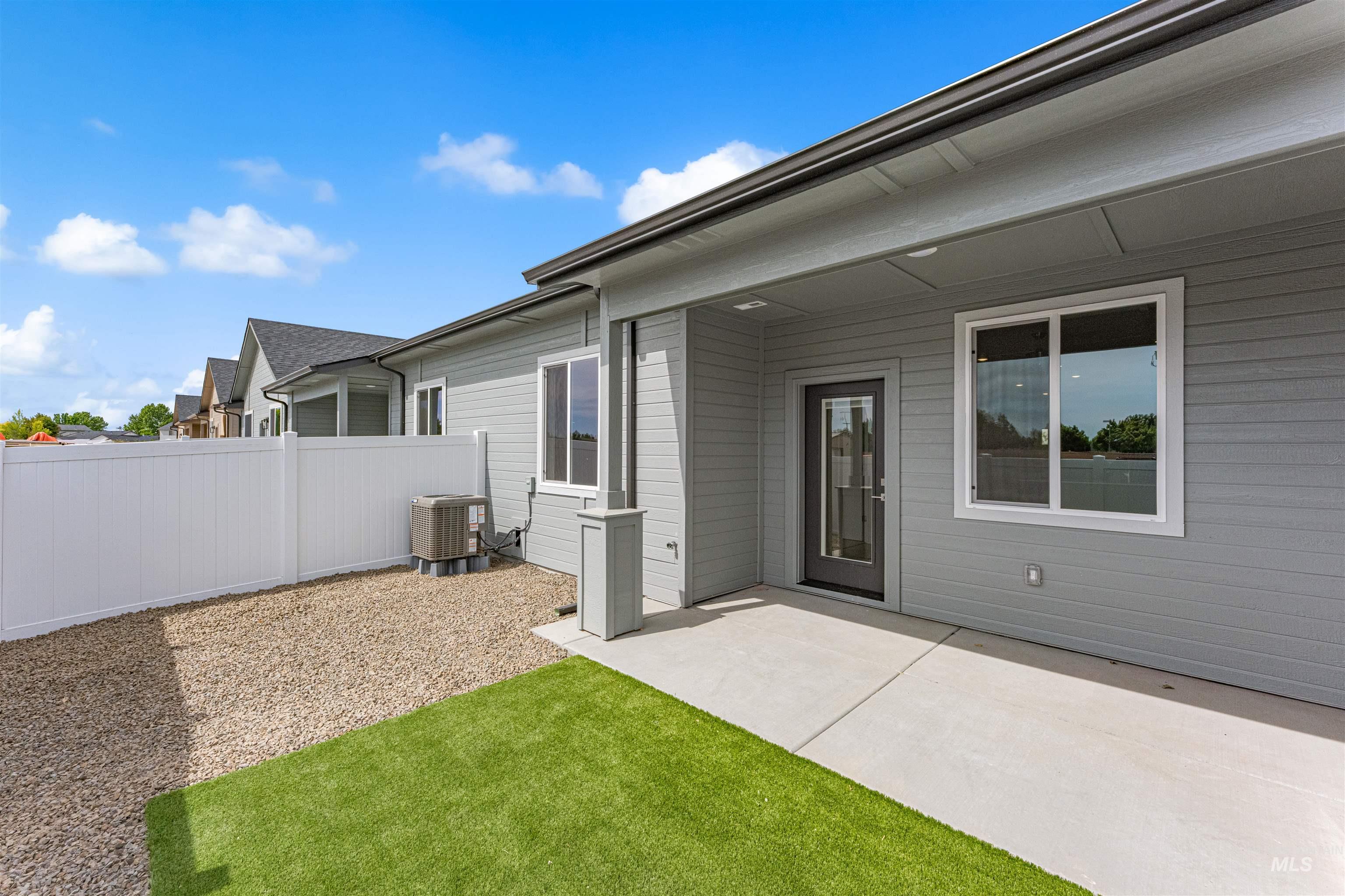 2336 S Bayne Lane, Nampa, Idaho 83686, 2 Bedrooms, 2 Bathrooms, Residential For Sale, Price $327,900, 98992614