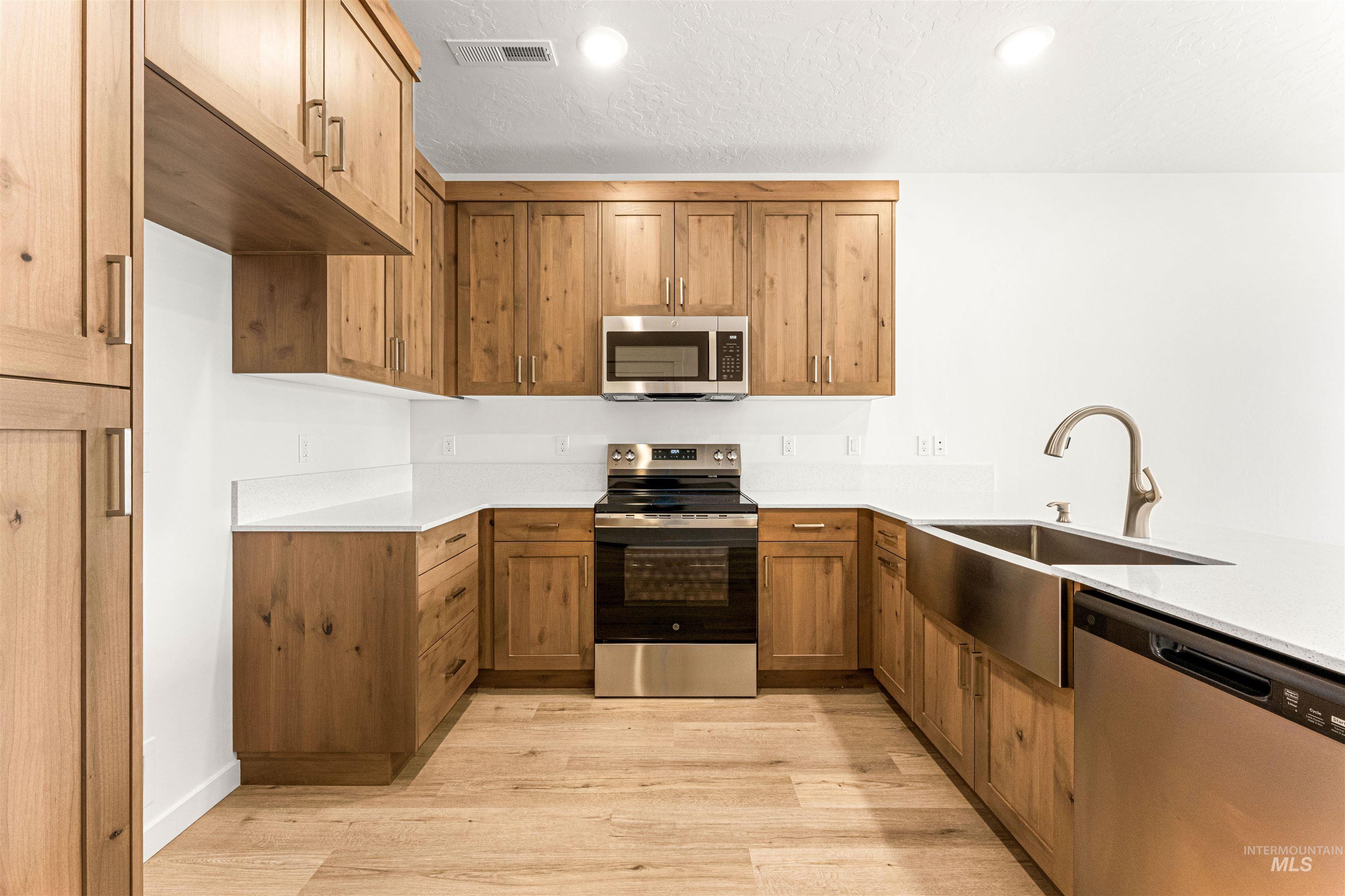 2336 S Bayne Lane, Nampa, Idaho 83686, 2 Bedrooms, 2 Bathrooms, Residential For Sale, Price $327,900, 98992614