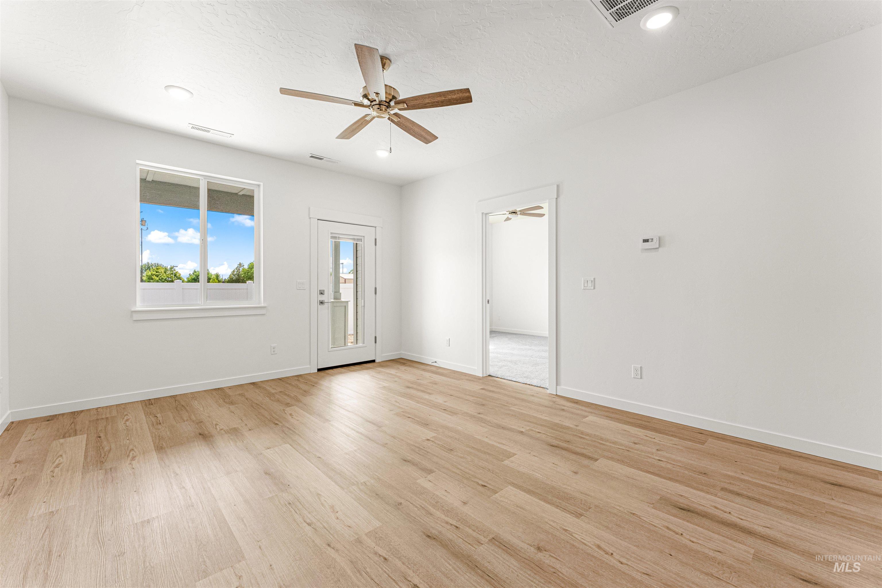 2336 S Bayne Lane, Nampa, Idaho 83686, 2 Bedrooms, 2 Bathrooms, Residential For Sale, Price $327,900, 98992614