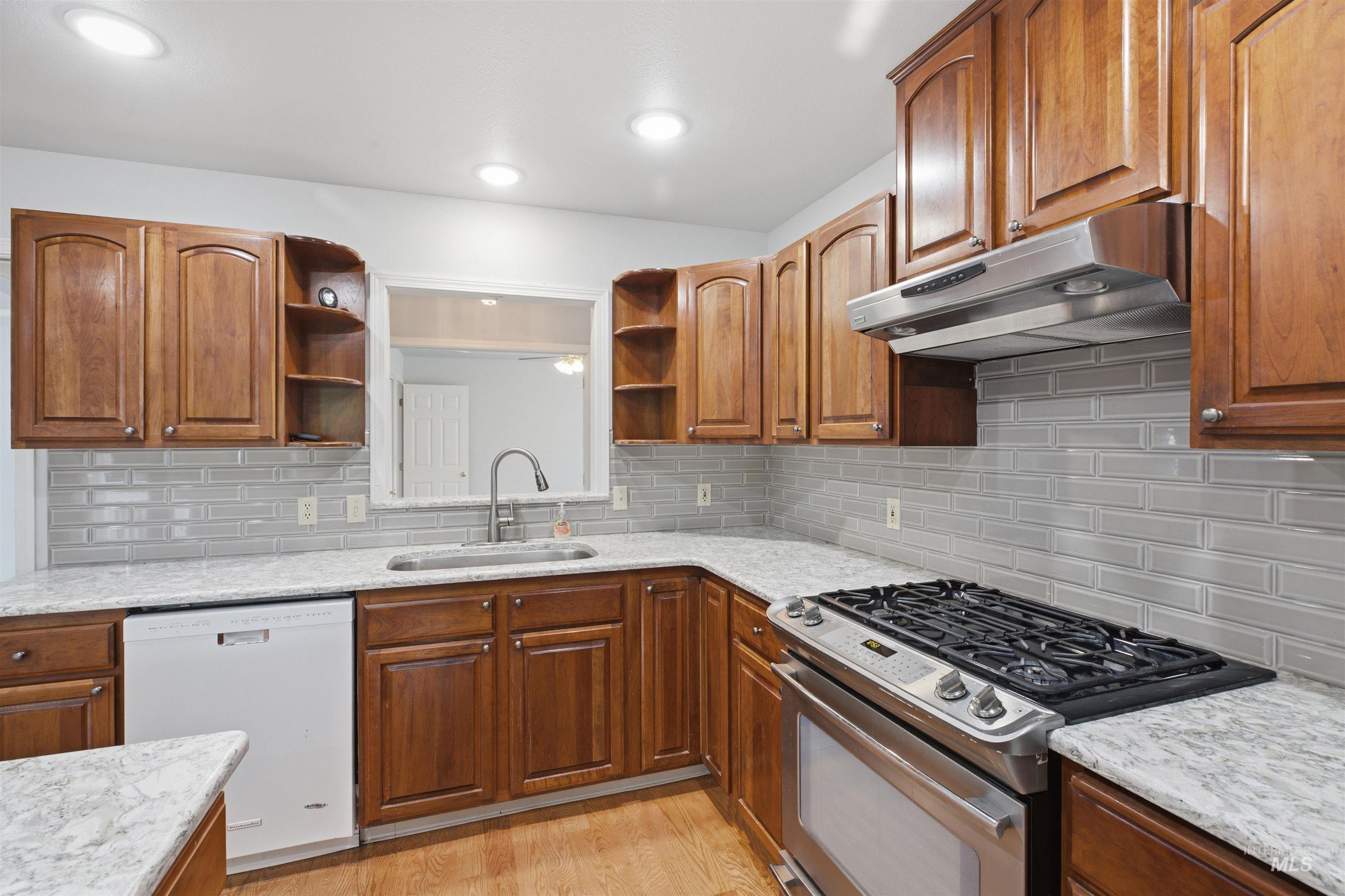 1531 Quail Run Drive, Lewiston, Idaho 83501, 3 Bedrooms, 3 Bathrooms, Residential For Sale, Price $440,000,MLS 98992615