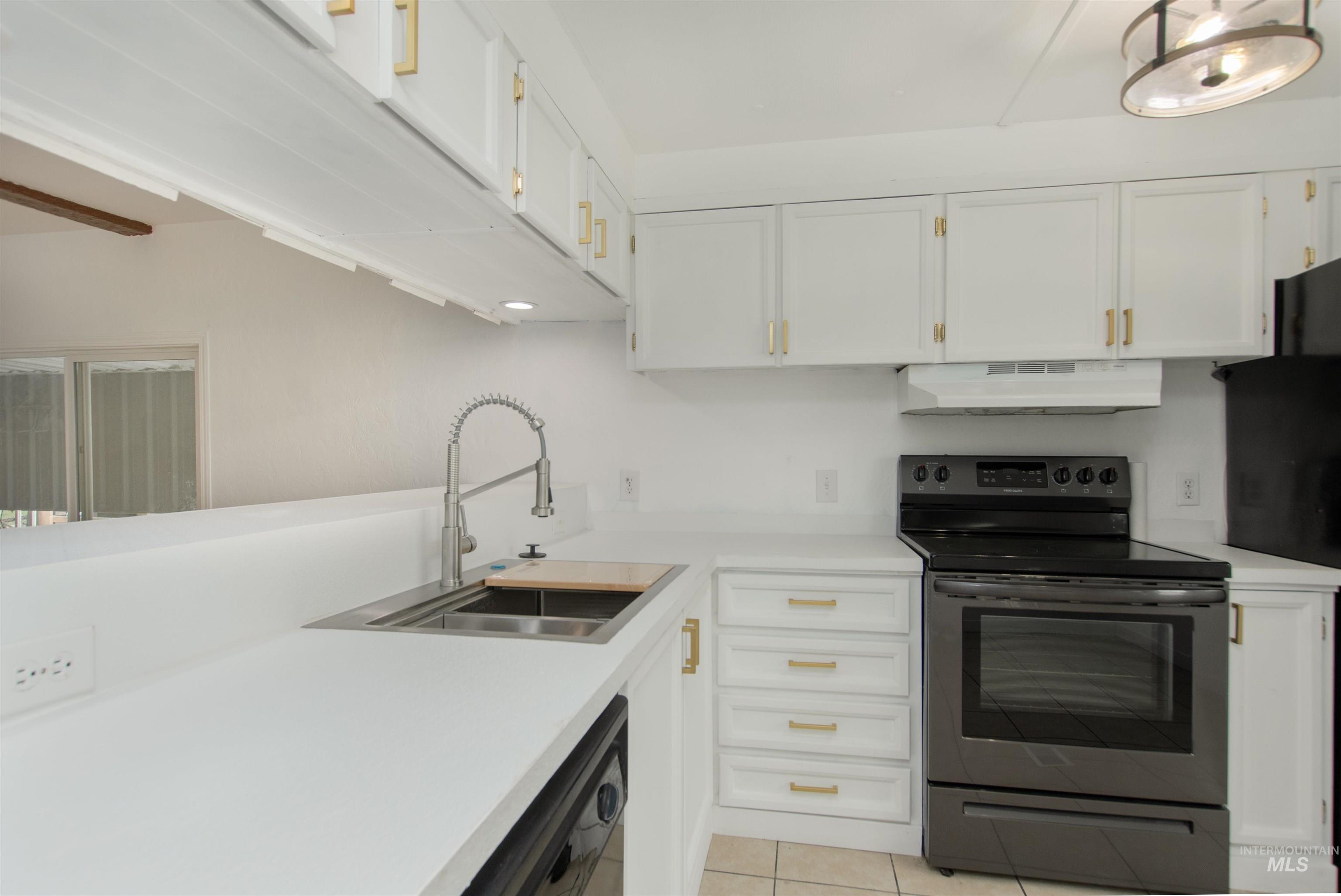 1410 W Flamingo Ave, Nampa, Idaho 83651, 2 Bedrooms, 1 Bathroom, Residential For Sale, Price $87,000, 98992616