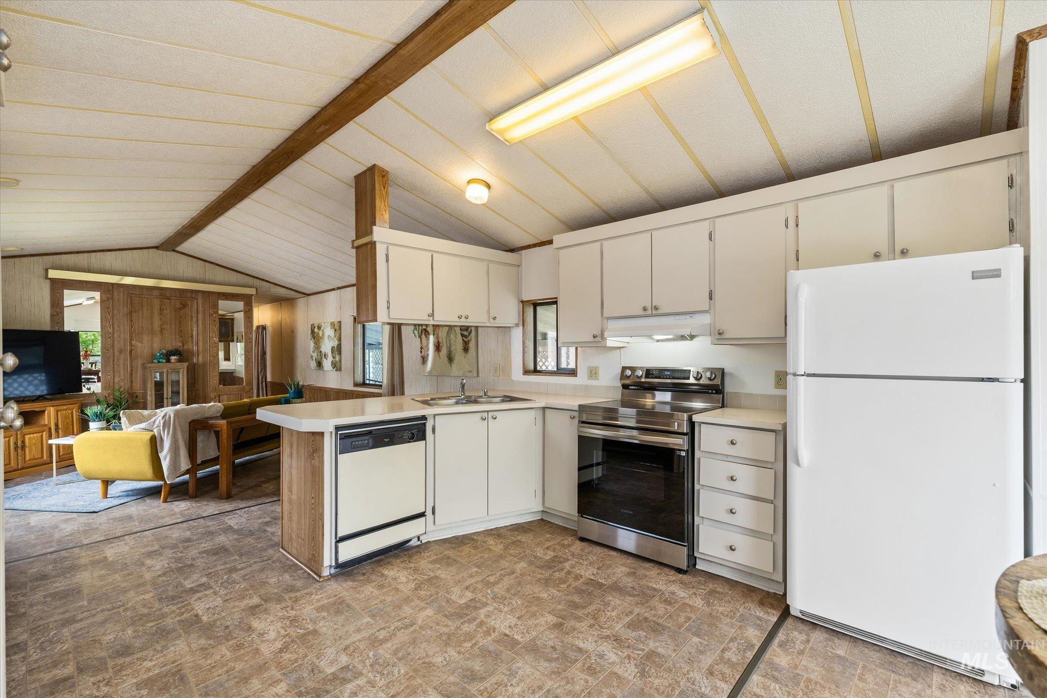 936 N Dove Ln, Boise, Idaho 83704, 2 Bedrooms, 1 Bathroom, Residential For Sale, Price $250,000, 98992618