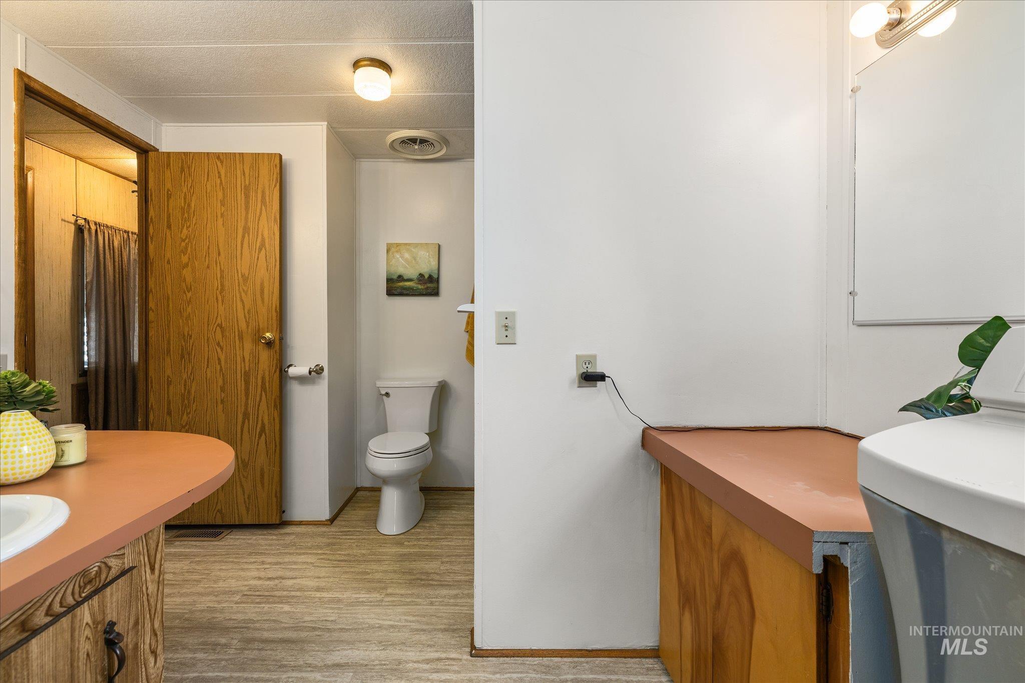 936 N Dove Ln, Boise, Idaho 83704, 2 Bedrooms, 1 Bathroom, Residential For Sale, Price $250,000, 98992618