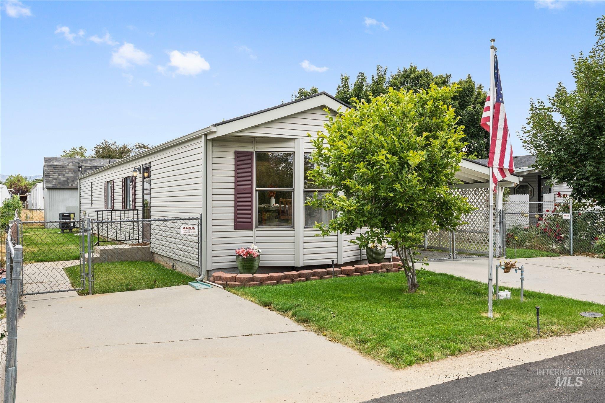 936 N Dove Ln, Boise, Idaho 83704, 2 Bedrooms, 1 Bathroom, Residential For Sale, Price $250,000, 98992618