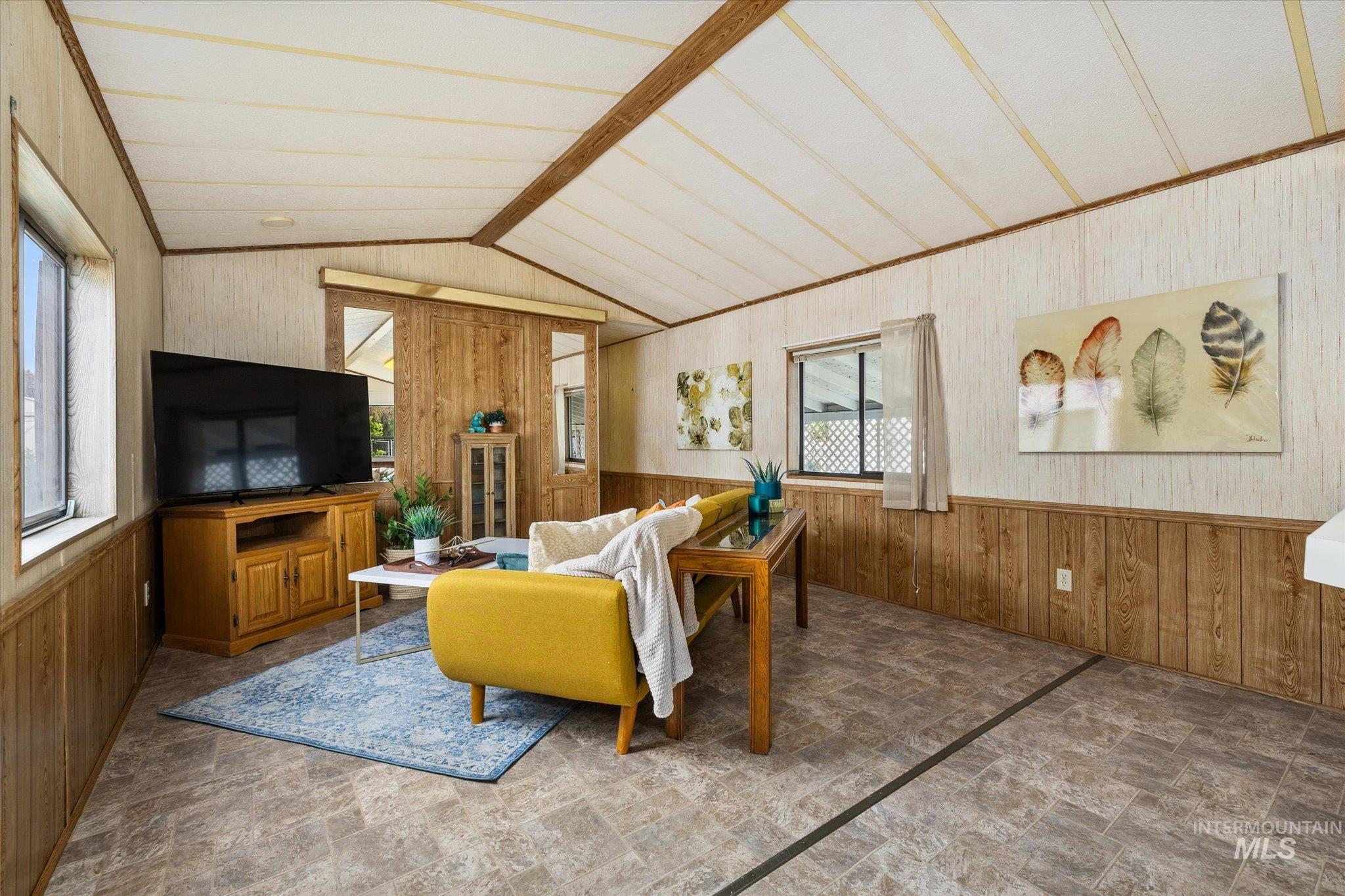 936 N Dove Ln, Boise, Idaho 83704, 2 Bedrooms, 1 Bathroom, Residential For Sale, Price $250,000, 98992618