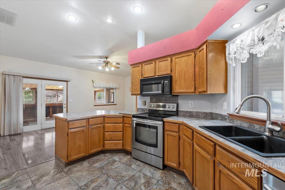 1100 Burnett Dr, Nampa, Idaho 83651, 3 Bedrooms, 2 Bathrooms, Residential For Sale, Price $275,000, 98992619