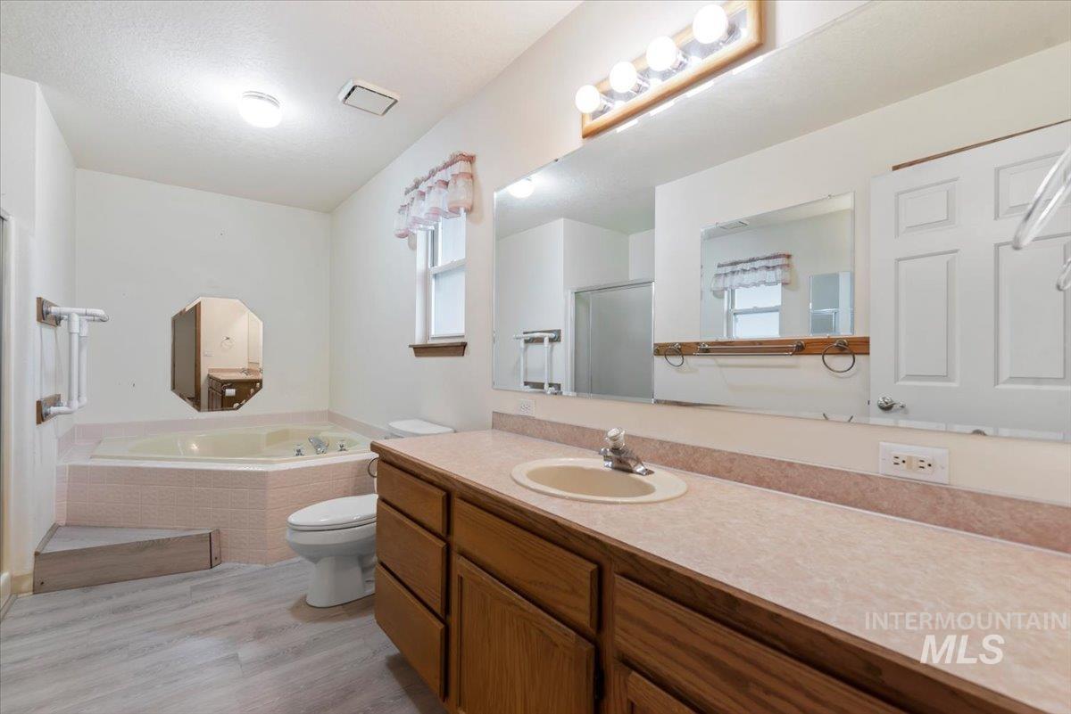 1100 Burnett Dr, Nampa, Idaho 83651, 3 Bedrooms, 2 Bathrooms, Residential For Sale, Price $275,000, 98992619