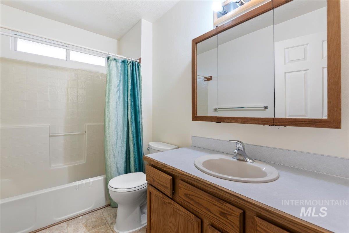 1100 Burnett Dr, Nampa, Idaho 83651, 3 Bedrooms, 2 Bathrooms, Residential For Sale, Price $275,000, 98992619