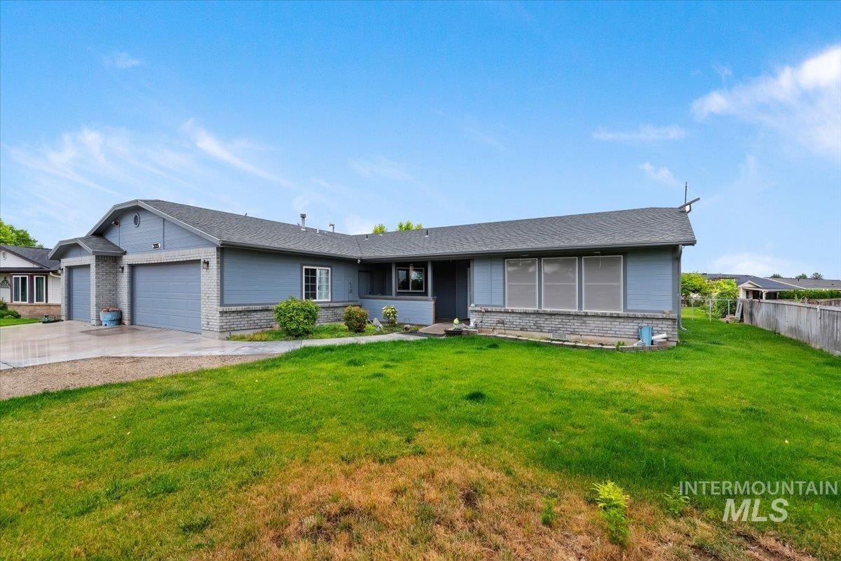 1100 Burnett Dr, Nampa, Idaho 83651, 3 Bedrooms, 2 Bathrooms, Residential For Sale, Price $275,000, 98992619
