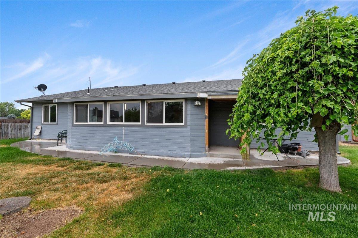 1100 Burnett Dr, Nampa, Idaho 83651, 3 Bedrooms, 2 Bathrooms, Residential For Sale, Price $275,000, 98992619
