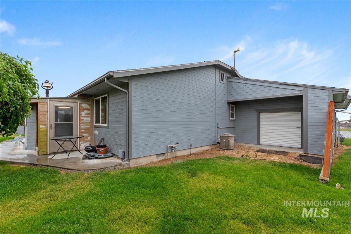1100 Burnett Dr, Nampa, Idaho 83651, 3 Bedrooms, 2 Bathrooms, Residential For Sale, Price $275,000, 98992619
