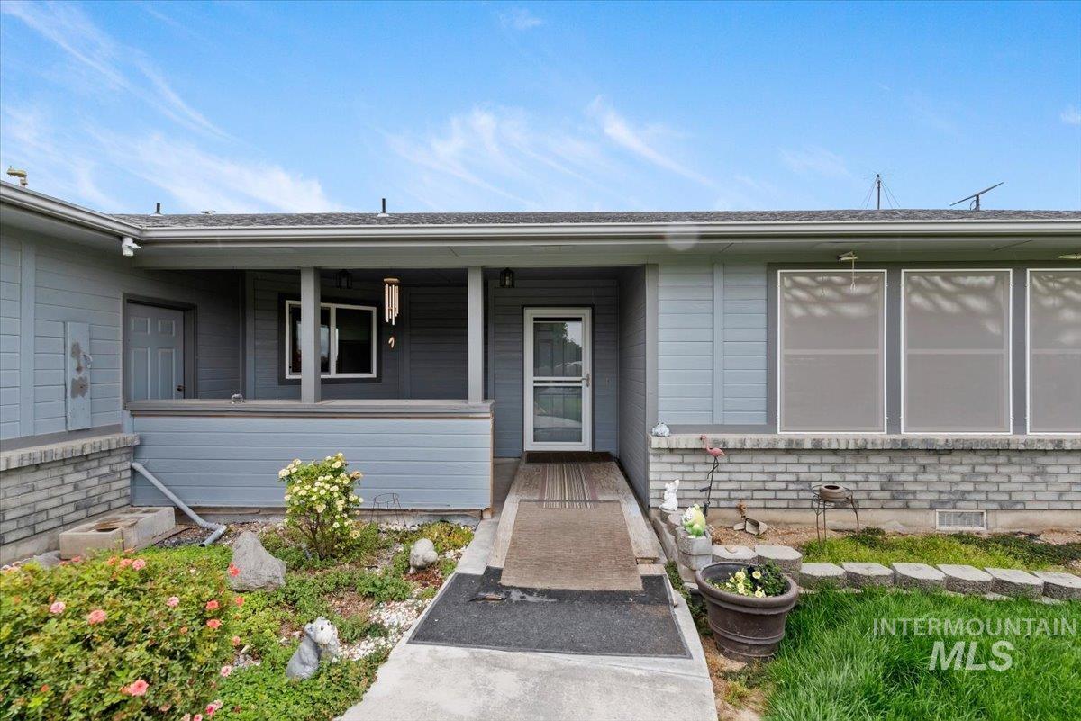 1100 Burnett Dr, Nampa, Idaho 83651, 3 Bedrooms, 2 Bathrooms, Residential For Sale, Price $275,000, 98992619