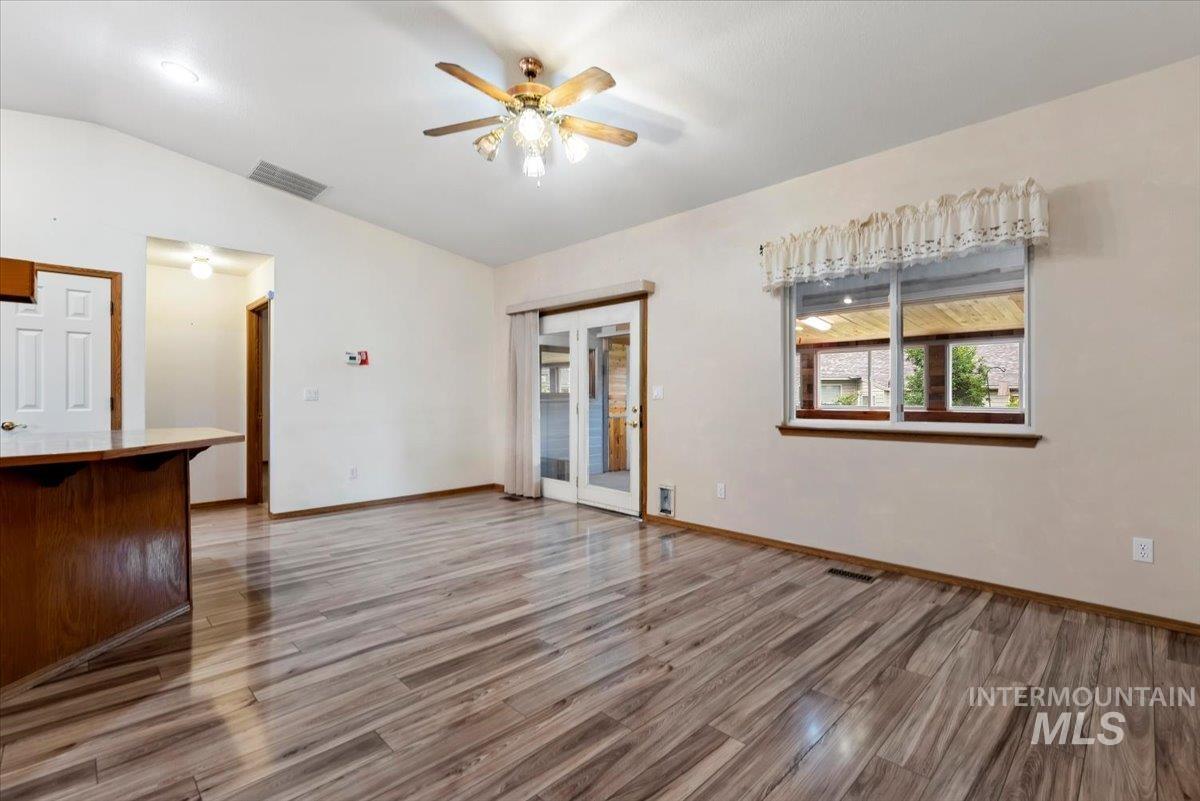 1100 Burnett Dr, Nampa, Idaho 83651, 3 Bedrooms, 2 Bathrooms, Residential For Sale, Price $275,000, 98992619