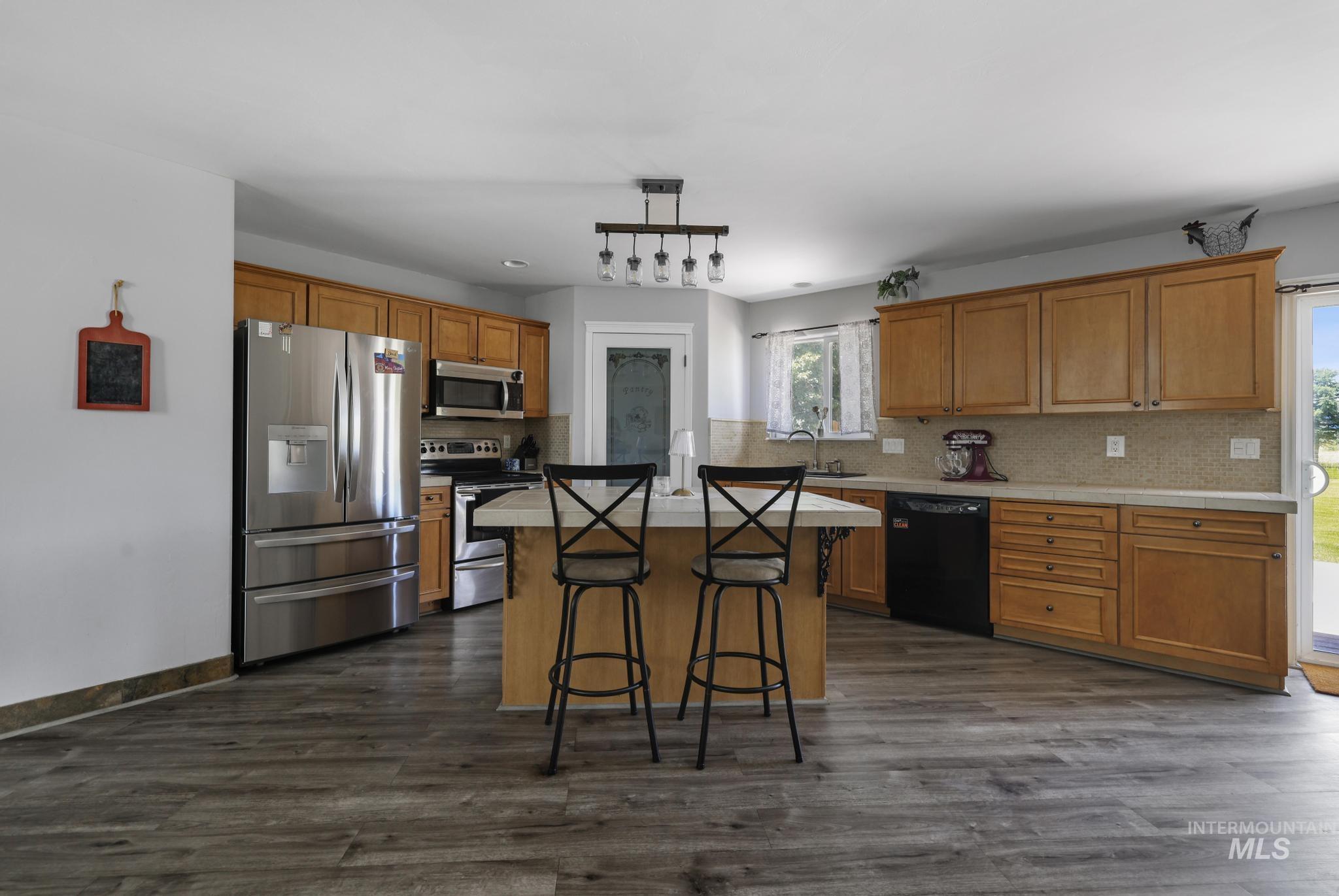 3480 E 3180 N, Kimberly, Idaho 83341, 3 Bedrooms, 2 Bathrooms, Residential For Sale, Price $539,900,MLS 98992620