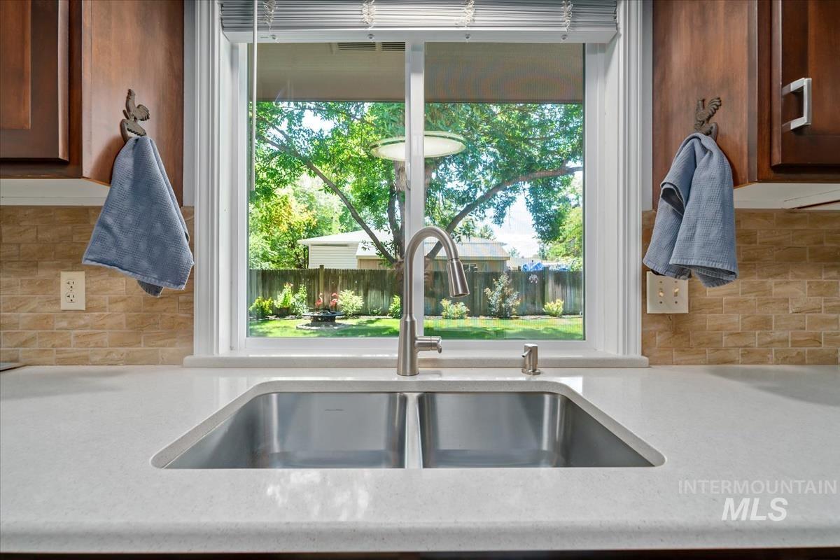 12125 W Edna St, Boise, Idaho 83713, 3 Bedrooms, 2 Bathrooms, Residential For Sale, Price $485,000,MLS 98992622