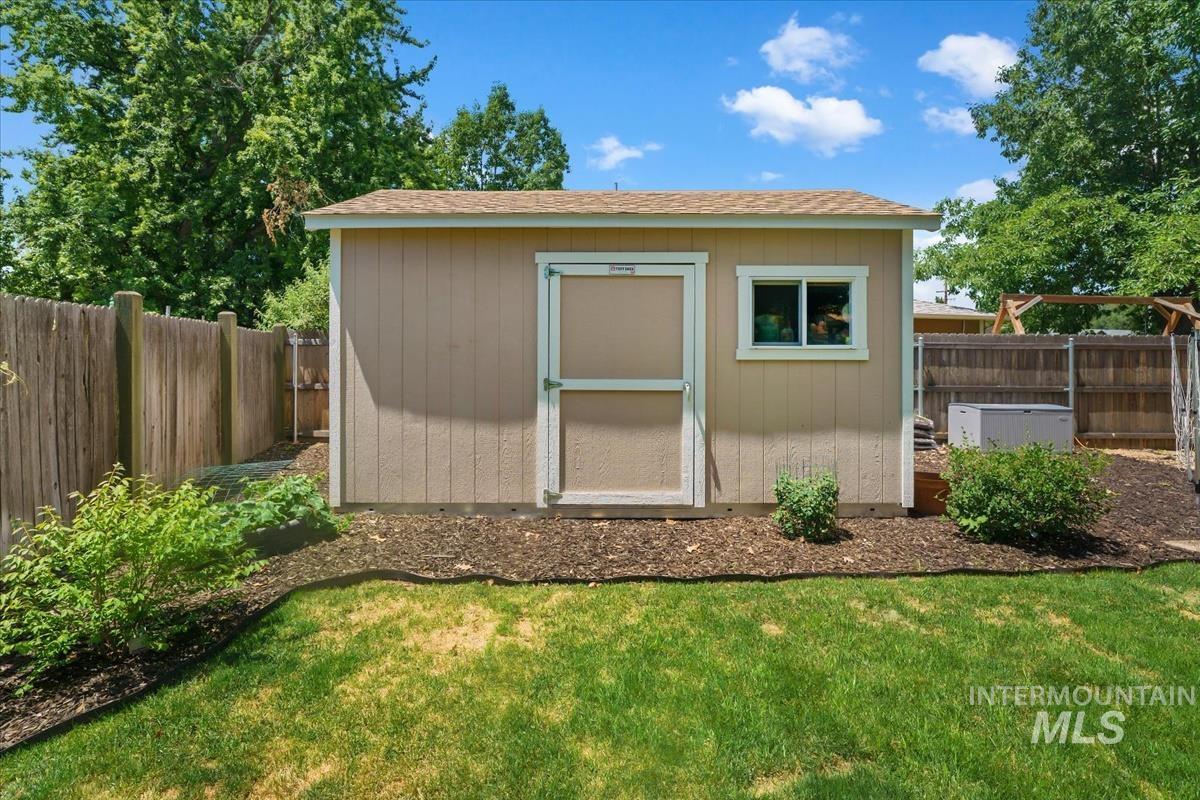 12125 W Edna St, Boise, Idaho 83713, 3 Bedrooms, 2 Bathrooms, Residential For Sale, Price $485,000,MLS 98992622