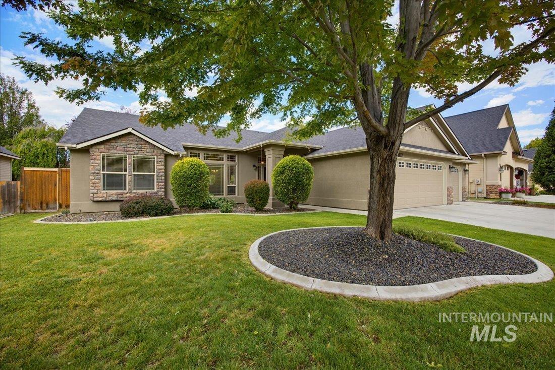 4117 N Buckstone Ave, Meridian, Idaho 83646, 3 Bedrooms, 2 Bathrooms, Residential For Sale, Price $575,000,MLS 98992625