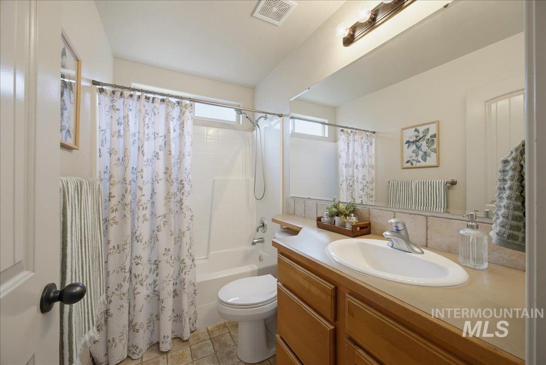 4117 N Buckstone Ave, Meridian, Idaho 83646, 3 Bedrooms, 2 Bathrooms, Residential For Sale, Price $575,000,MLS 98992625