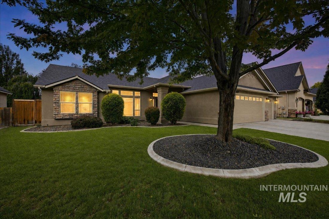4117 N Buckstone Ave, Meridian, Idaho 83646, 3 Bedrooms, 2 Bathrooms, Residential For Sale, Price $575,000,MLS 98992625