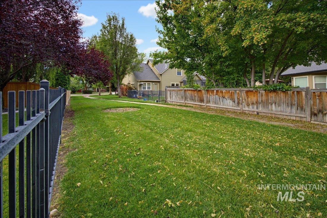 4117 N Buckstone Ave, Meridian, Idaho 83646, 3 Bedrooms, 2 Bathrooms, Residential For Sale, Price $575,000,MLS 98992625