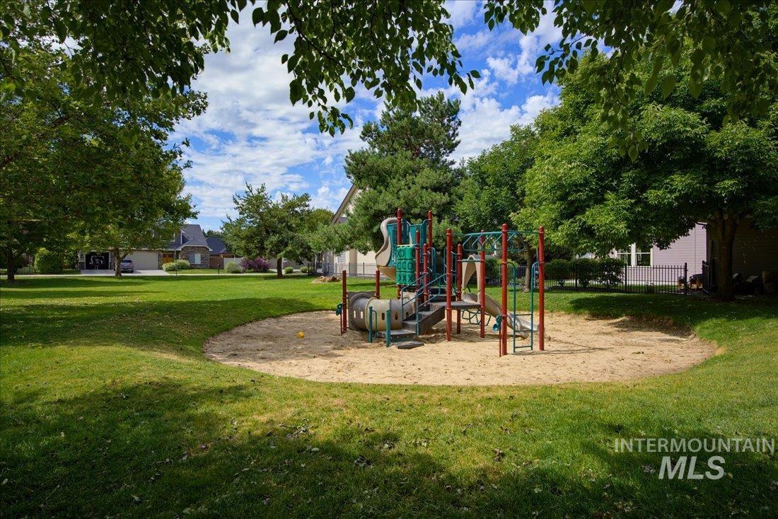 4117 N Buckstone Ave, Meridian, Idaho 83646, 3 Bedrooms, 2 Bathrooms, Residential For Sale, Price $575,000,MLS 98992625