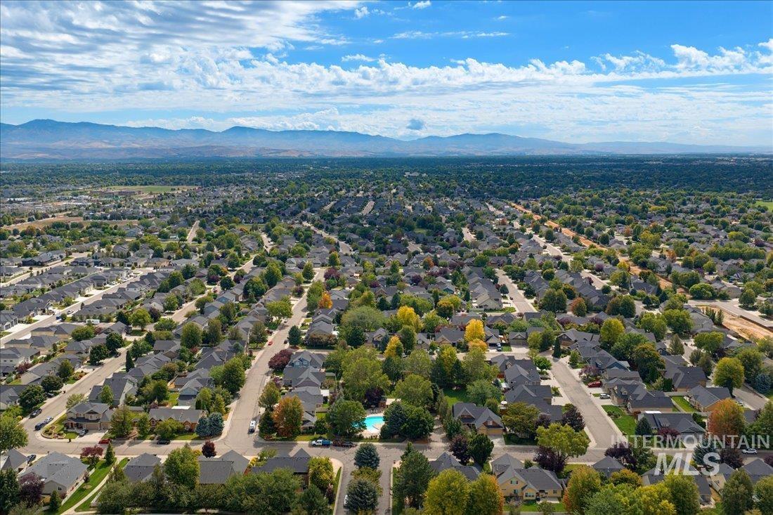 4117 N Buckstone Ave, Meridian, Idaho 83646, 3 Bedrooms, 2 Bathrooms, Residential For Sale, Price $575,000,MLS 98992625