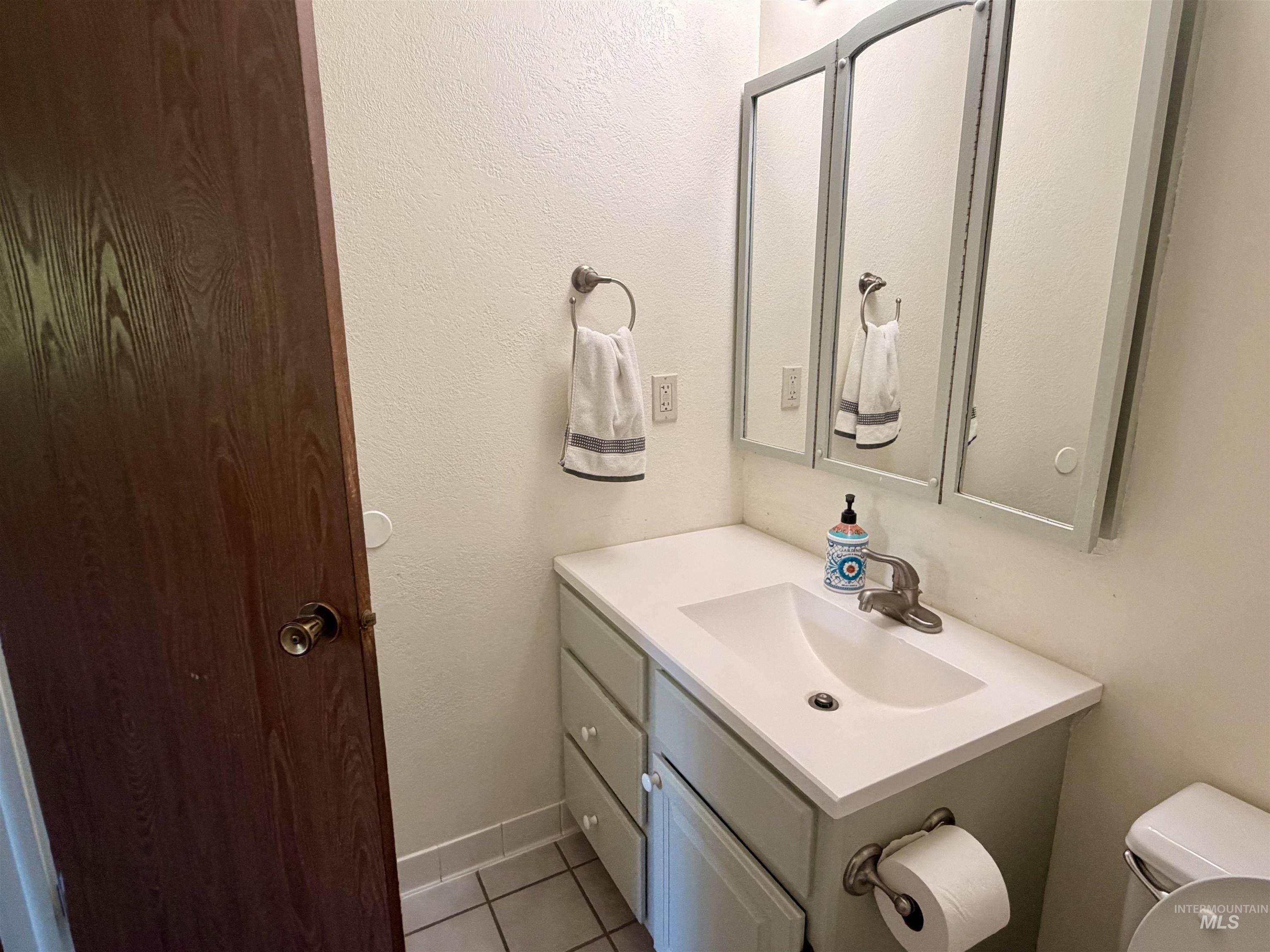 1205 Galena Drive, Twin Falls, Idaho 83301, 5 Bedrooms, 3 Bathrooms, Residential For Sale, Price $399,500,MLS 98992629